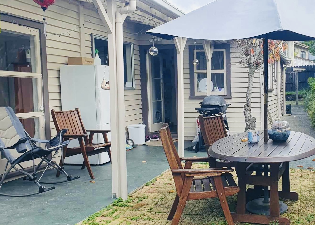 Kiwi Beach Bungalow in The Bays