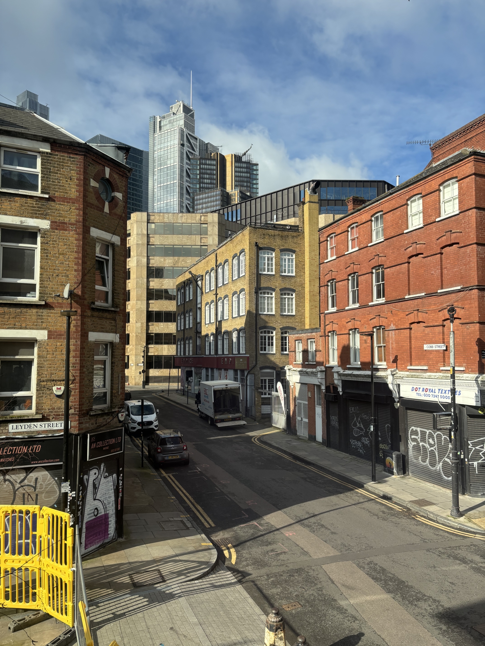 Central London apartment in convenient location with city views