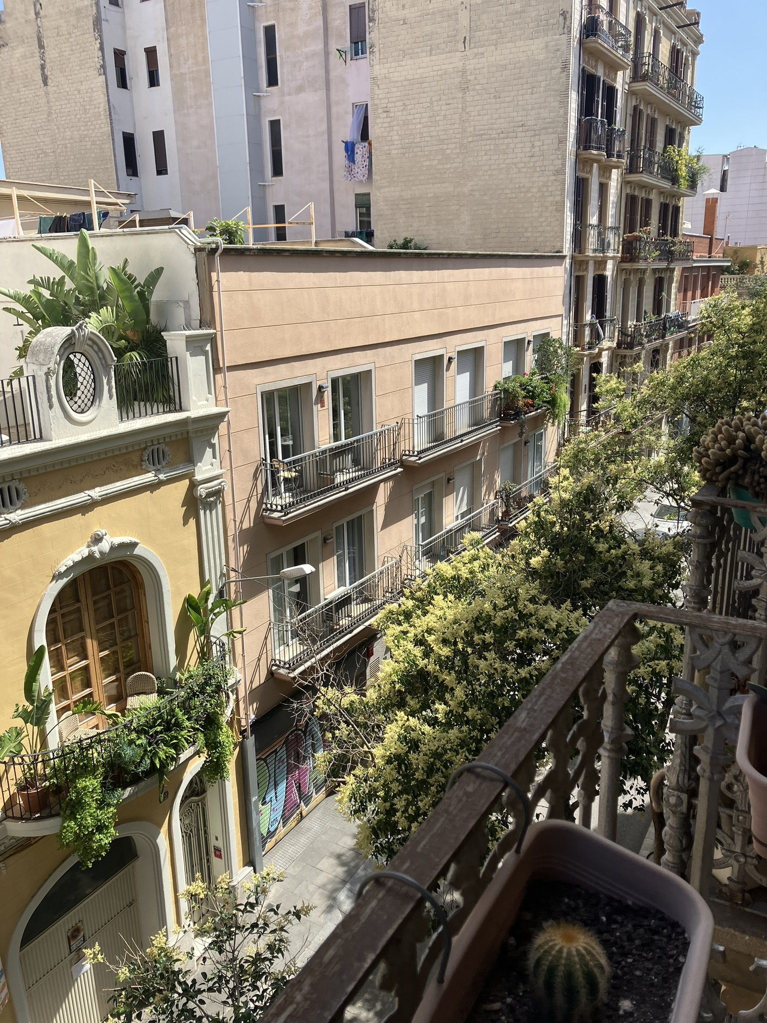 Appartamento soleggiato con due camere da letto nel cuore di Barcellona