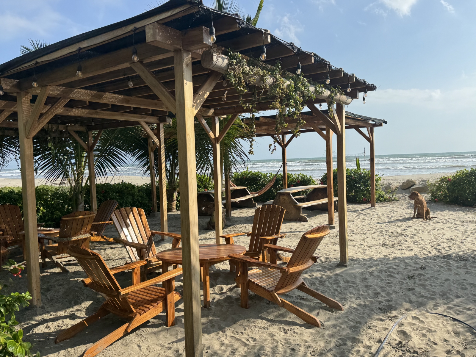 BEACH SIDE PARADISE