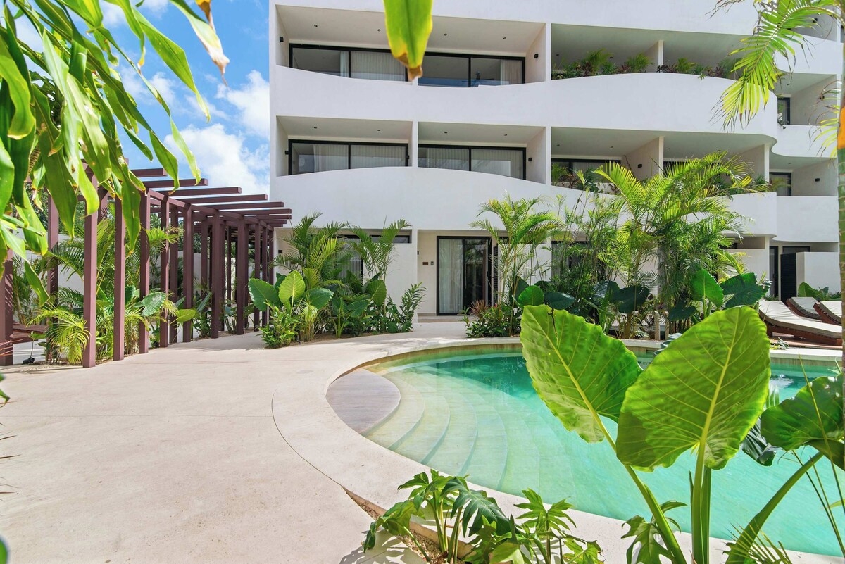 Welcome to my brand-new, fully furnished condo-hotel apartment in Tulum.