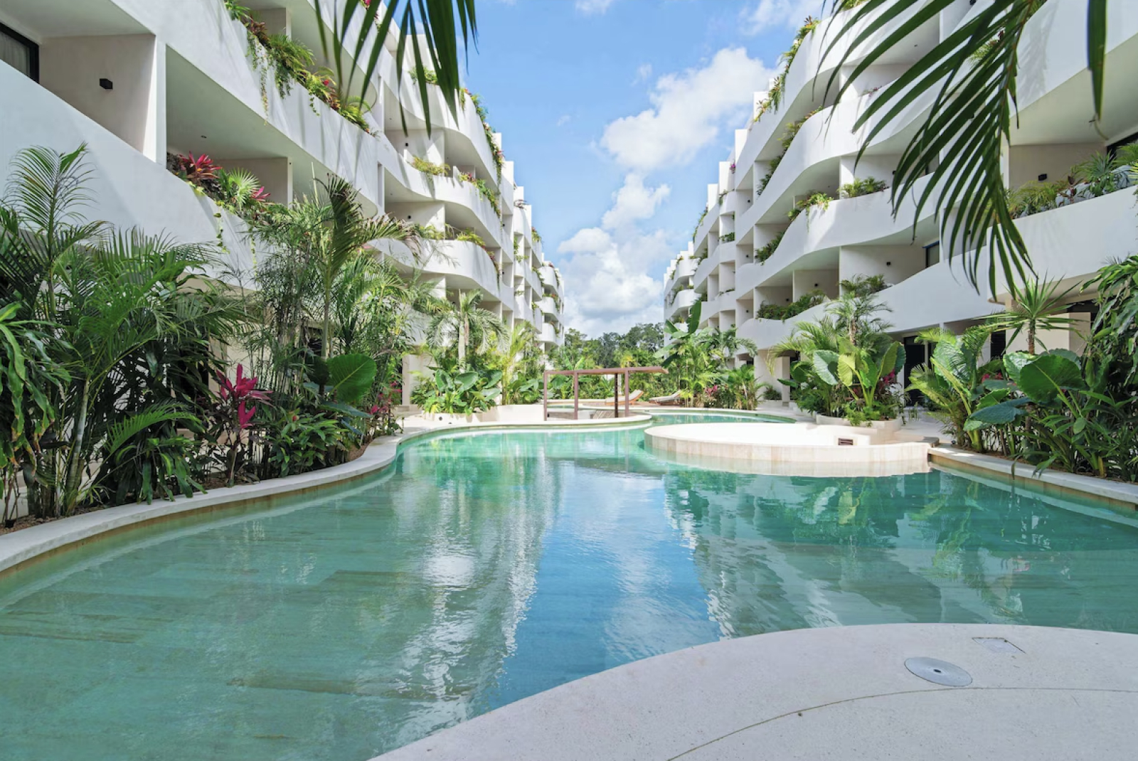 Welcome to my brand-new, fully furnished condo-hotel apartment in Tulum.