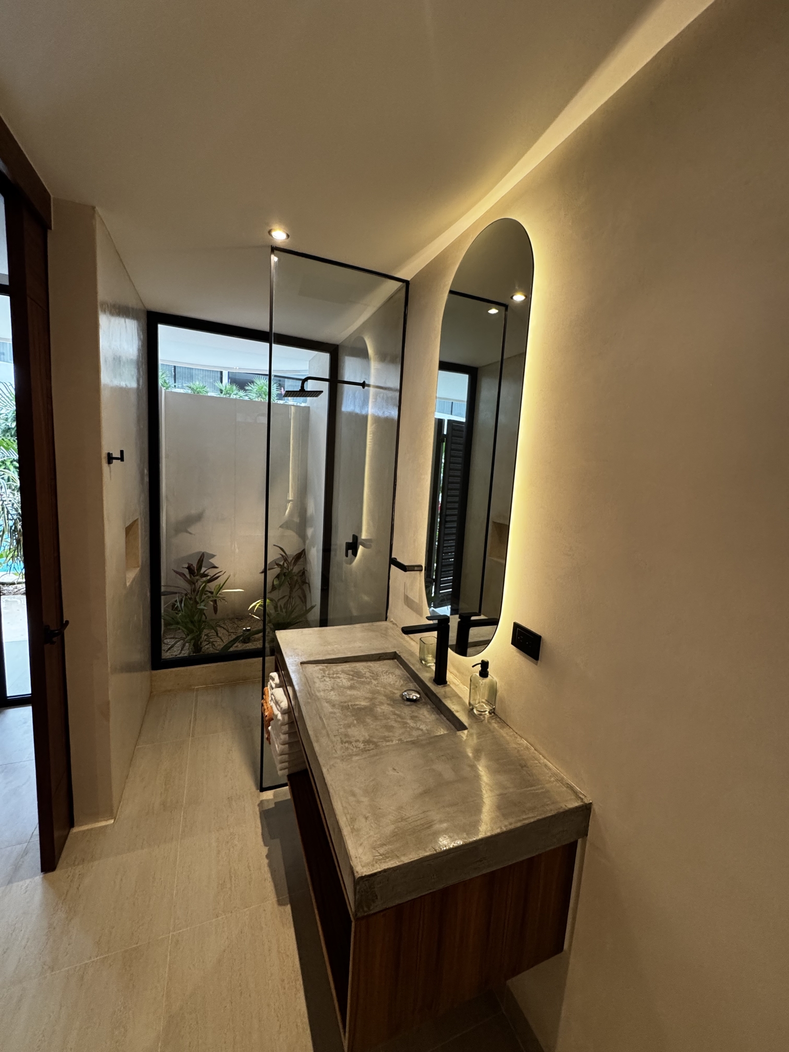 Welcome to my brand-new, fully furnished condo-hotel apartment in Tulum.