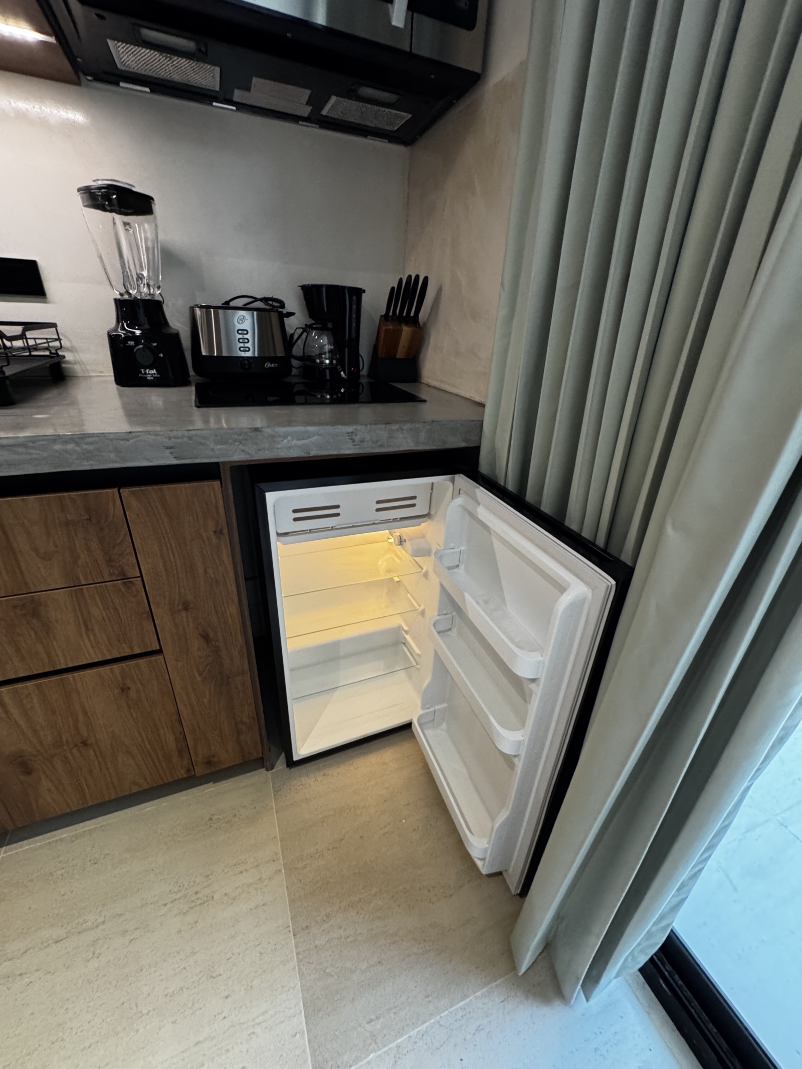 Welcome to my brand-new, fully furnished condo-hotel apartment in Tulum.
