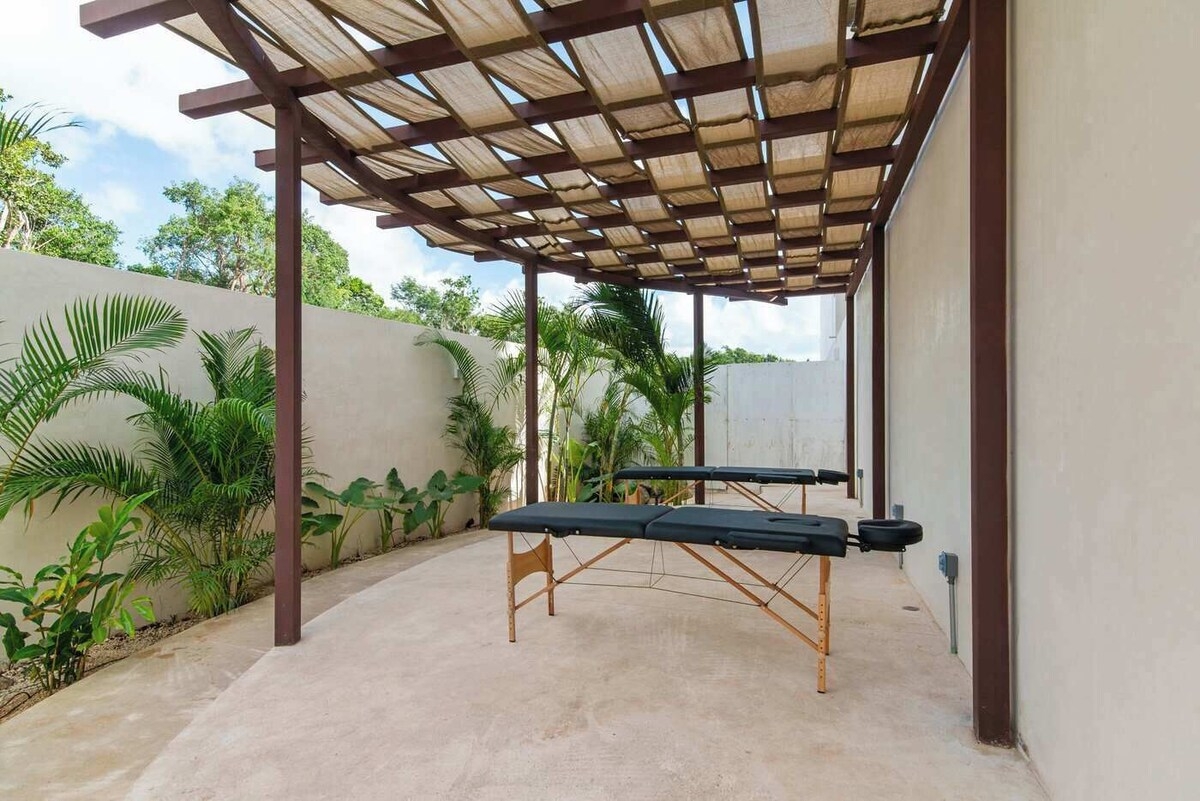 Welcome to my brand-new, fully furnished condo-hotel apartment in Tulum.