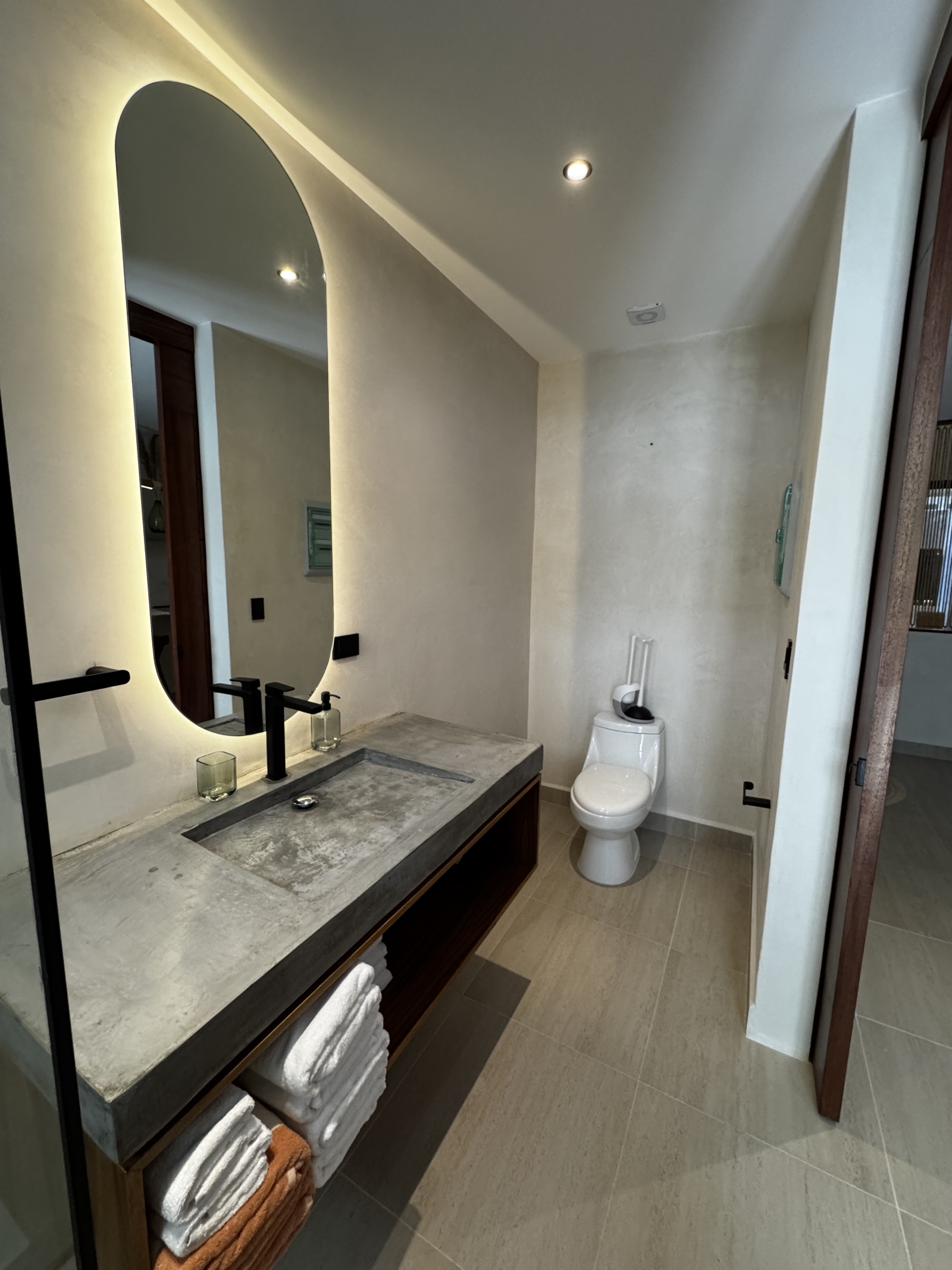 Welcome to my brand-new, fully furnished condo-hotel apartment in Tulum.