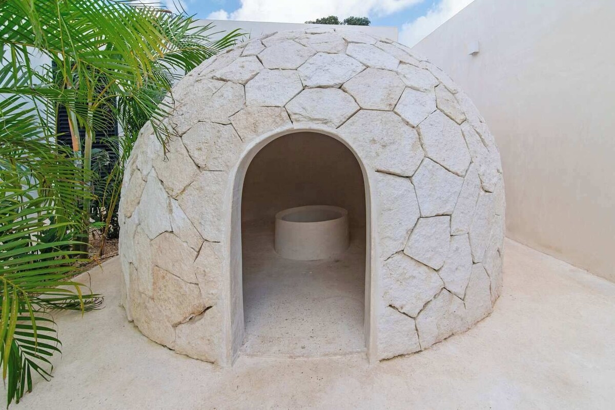 Welcome to my brand-new, fully furnished condo-hotel apartment in Tulum.