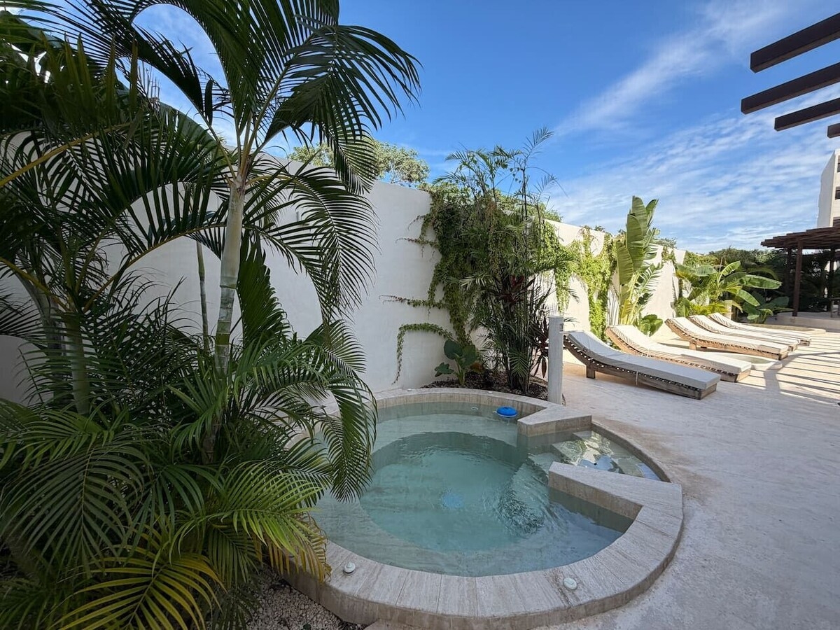 Welcome to my brand-new, fully furnished condo-hotel apartment in Tulum.