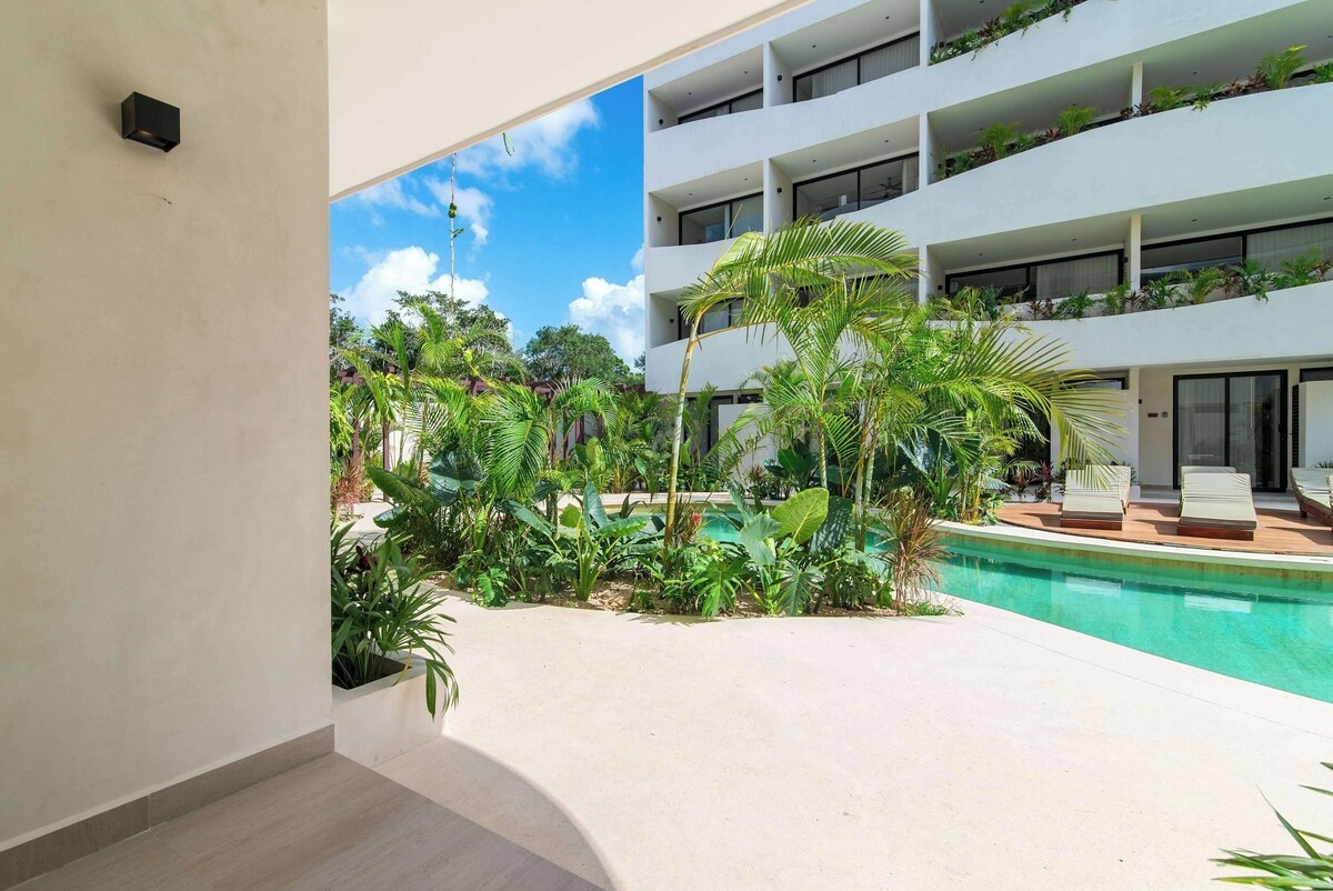 Welcome to my brand-new, fully furnished condo-hotel apartment in Tulum.