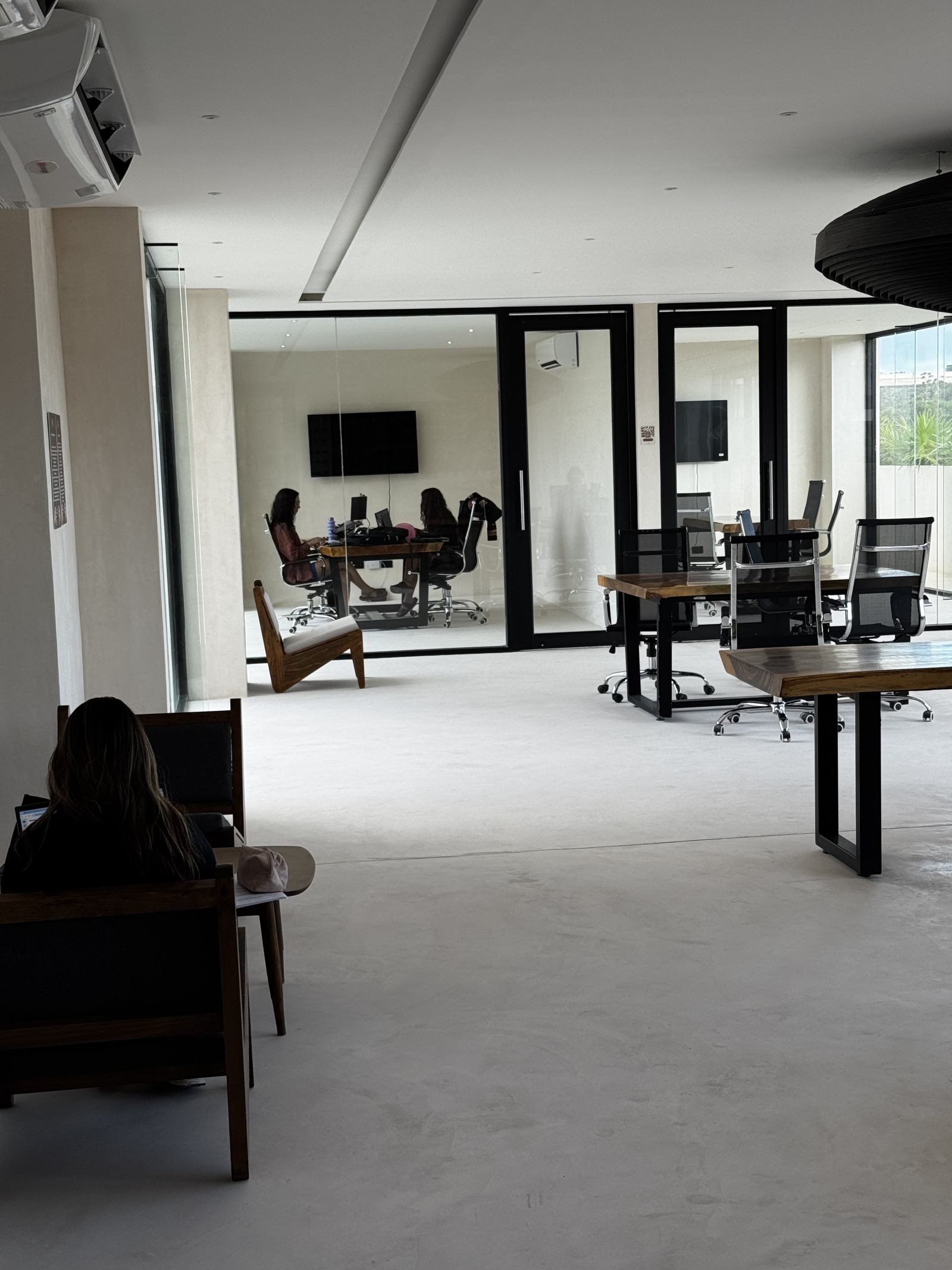 Welcome to my brand-new, fully furnished condo-hotel apartment in Tulum.