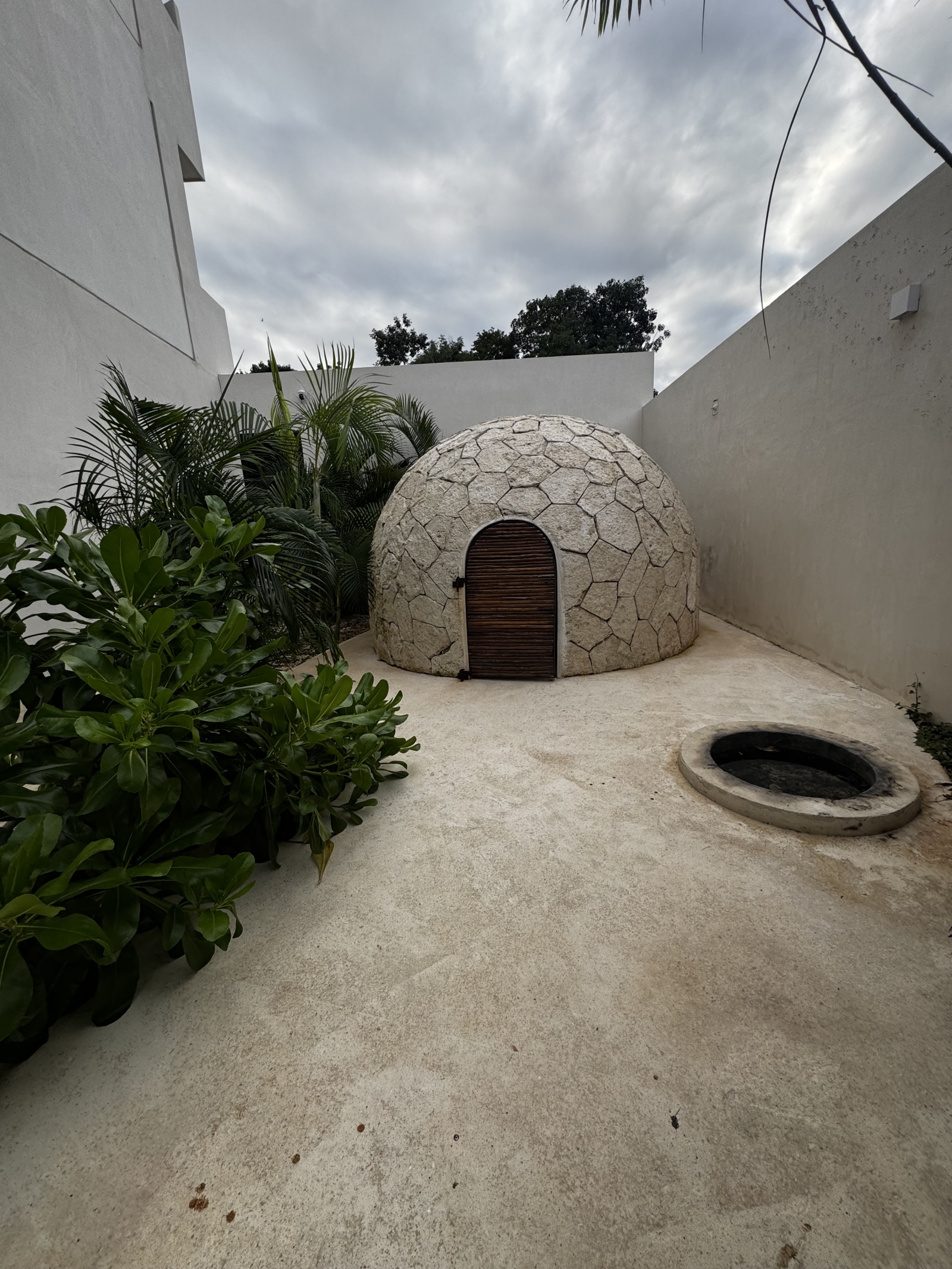 Welcome to my brand-new, fully furnished condo-hotel apartment in Tulum.