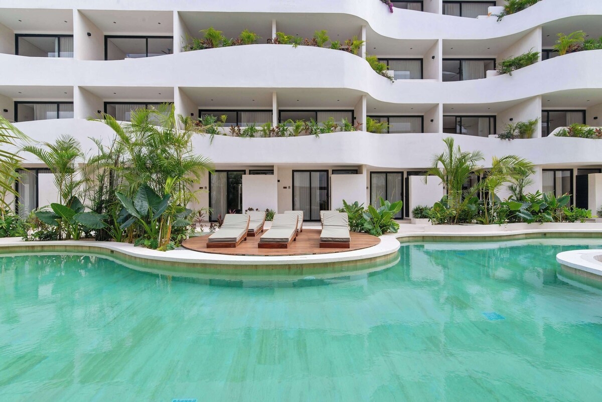 Welcome to my brand-new, fully furnished condo-hotel apartment in Tulum.