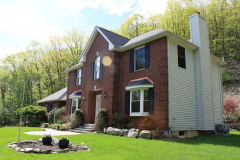 Lynn’s Mountain Retreat