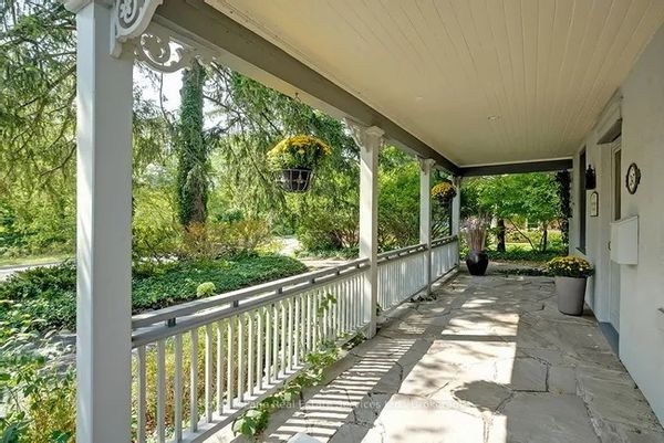 Charming Heritage Home op een paar stappen van het centrum van Oakville en Lake Ontario