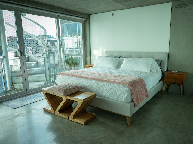 Loft arquitectónico de dos plantas con oasis en la azotea junto a la isla Granville