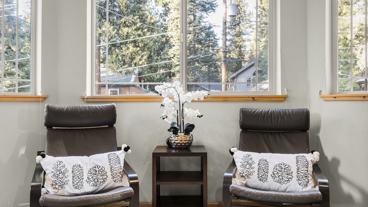Woodsy Lake Tahoe Lodge