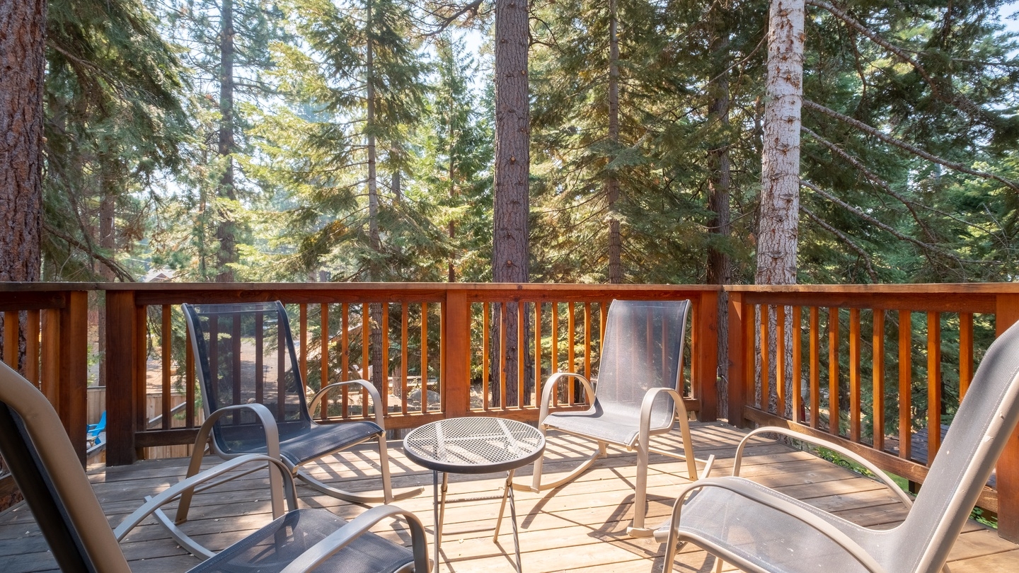Woodsy Lake Tahoe Lodge