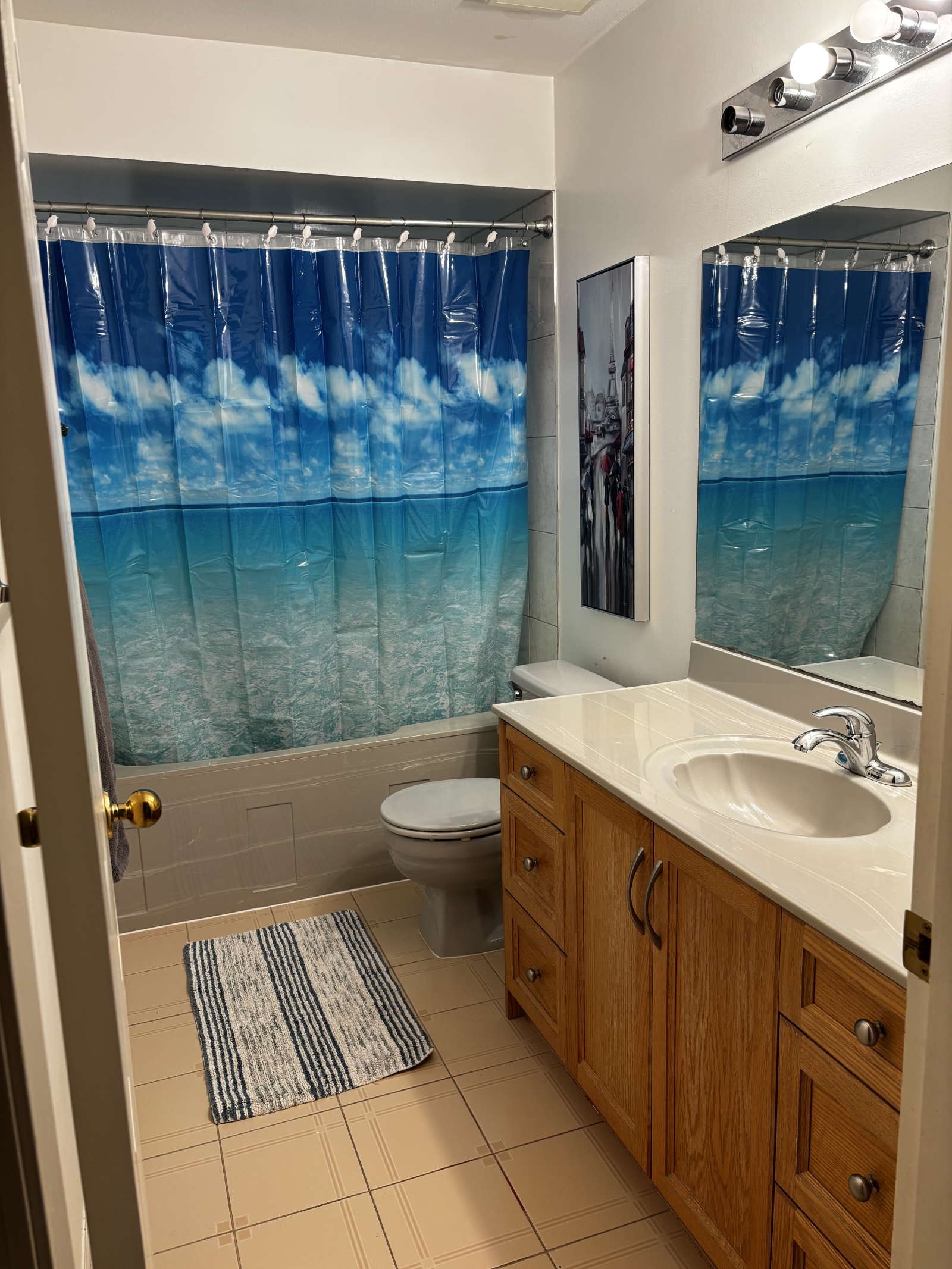 Arbutus Adjacent Suite