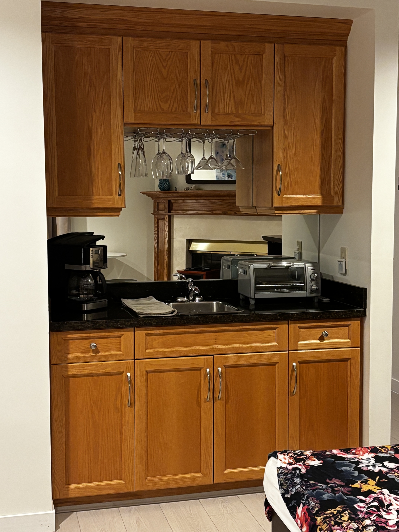 Arbutus Adjacent Suite