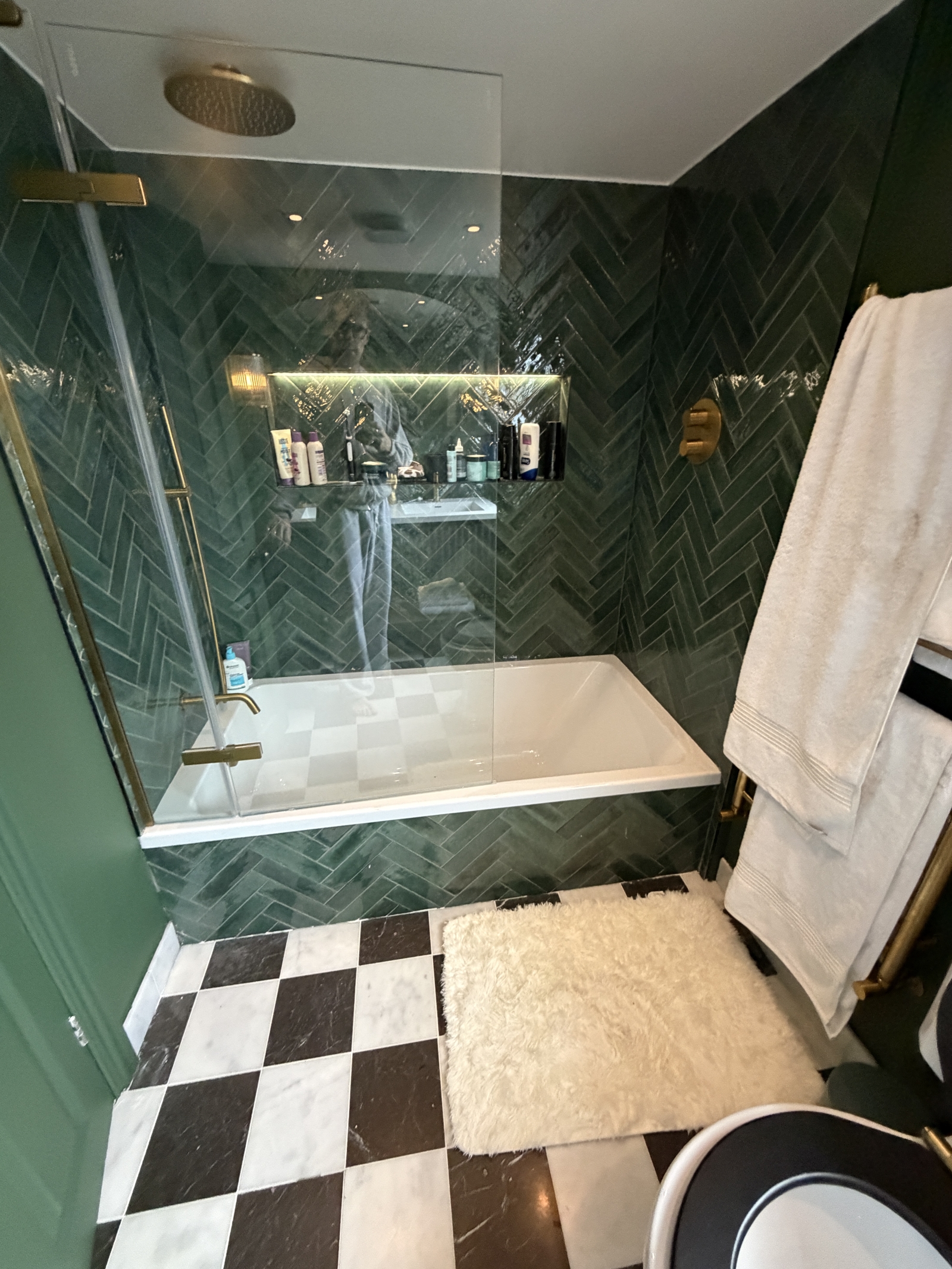 Beautifully updated Victorian maisonette on leafy south London street.
