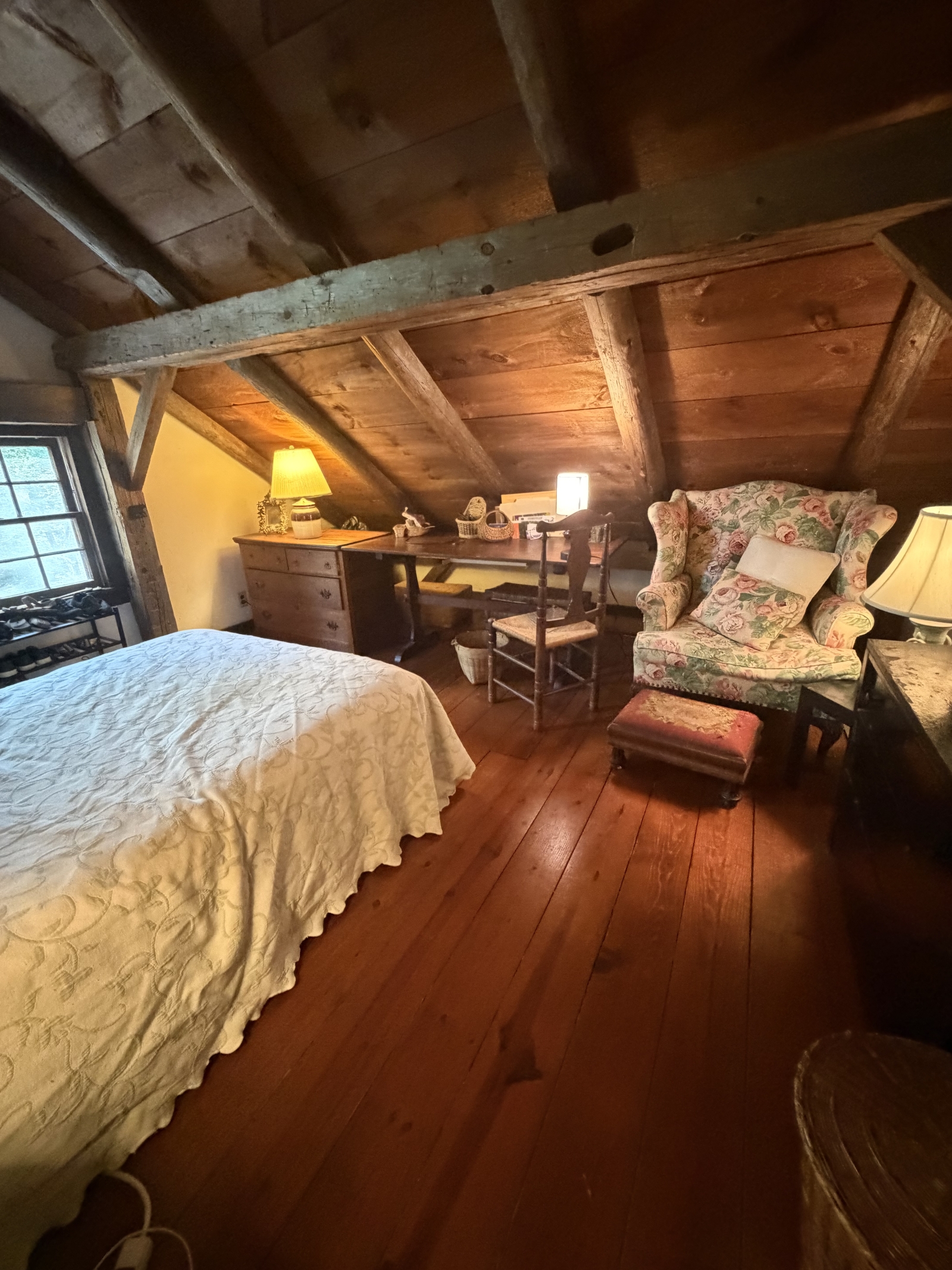Grande casa rustica su quasi 60 acri di terreno vicino ad attività all'aperto e culturali. e