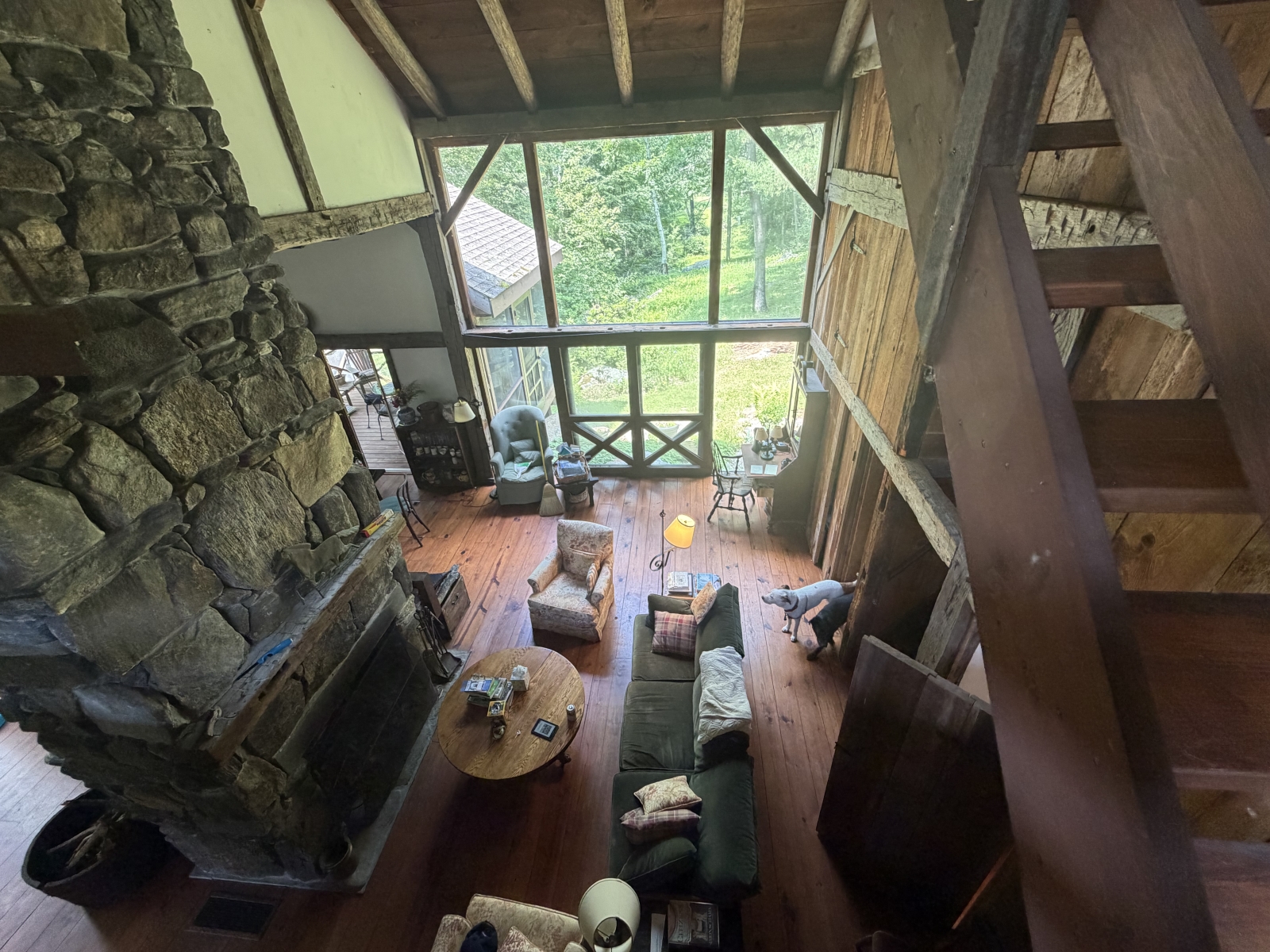 Grande casa rustica su quasi 60 acri di terreno vicino ad attività all'aperto e culturali. e