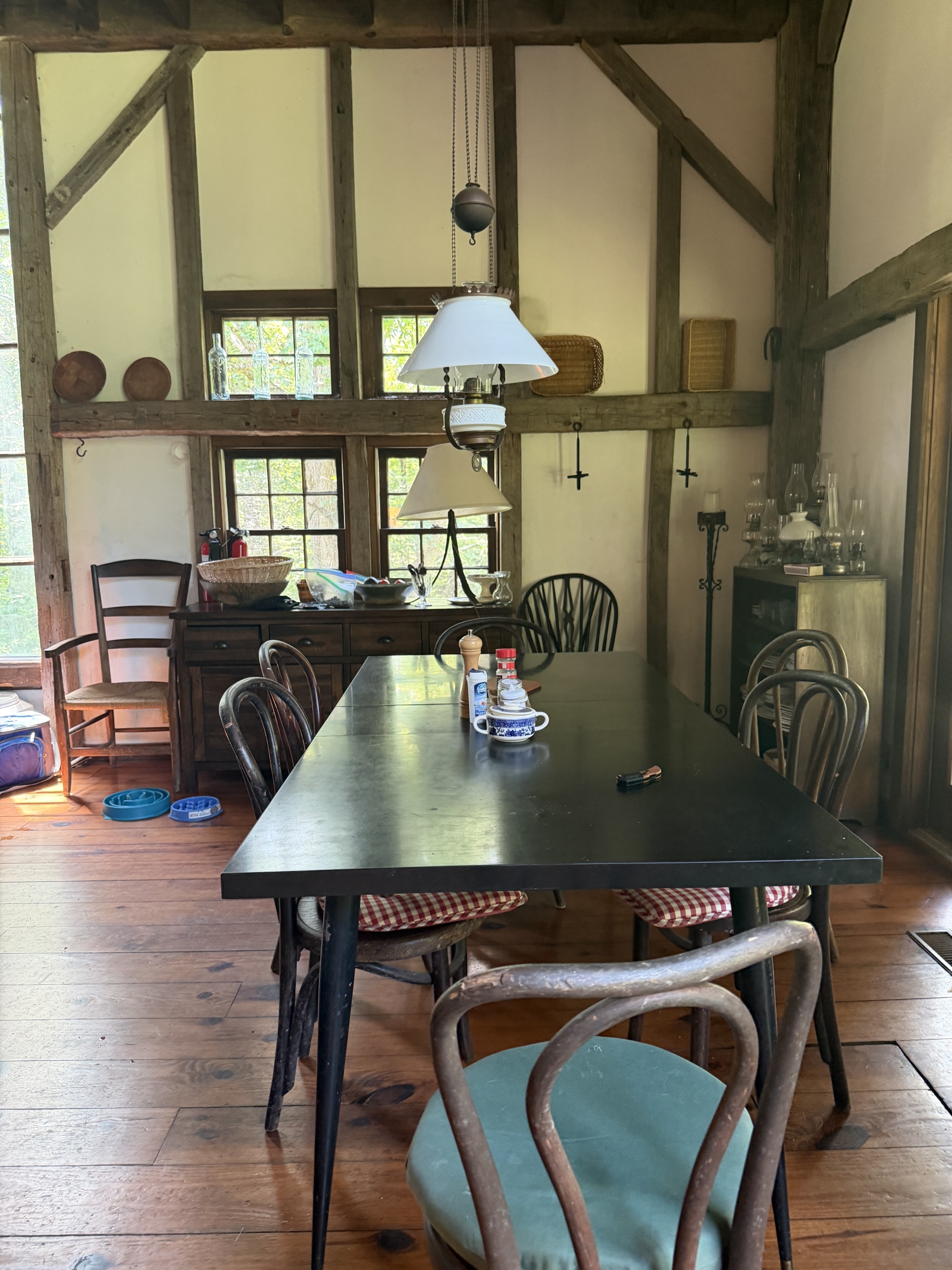 Grande casa rustica su quasi 60 acri di terreno vicino ad attività all'aperto e culturali. e