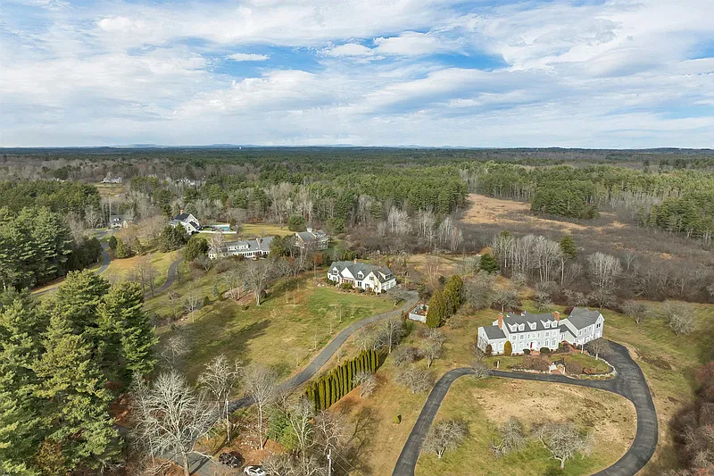 Spacious NH Seacoast Home on 9+ Quiet Acres, 1hr outside Boston