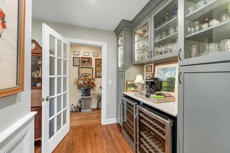 Spacious NH Seacoast Home on 9+ Quiet Acres, 1hr outside Boston