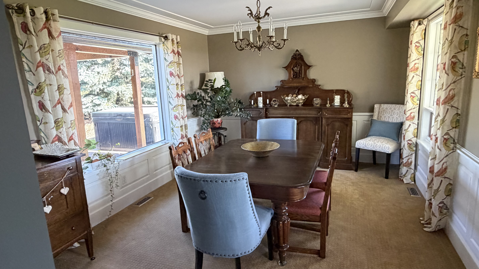 Casa de campo a 2 minutos de un bonito pueblo histórico, cerca de Calgary y Banff