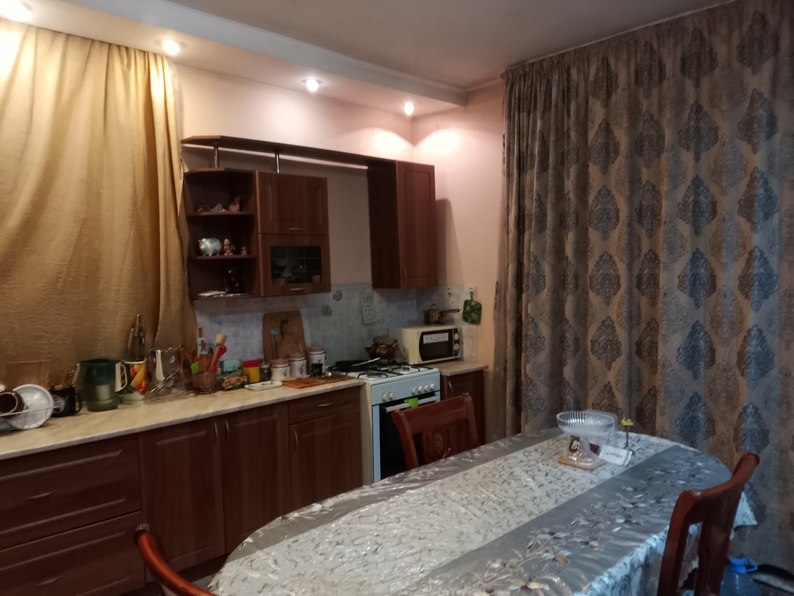 Comfy 3BR House with Garden in Gated Area in Almaty