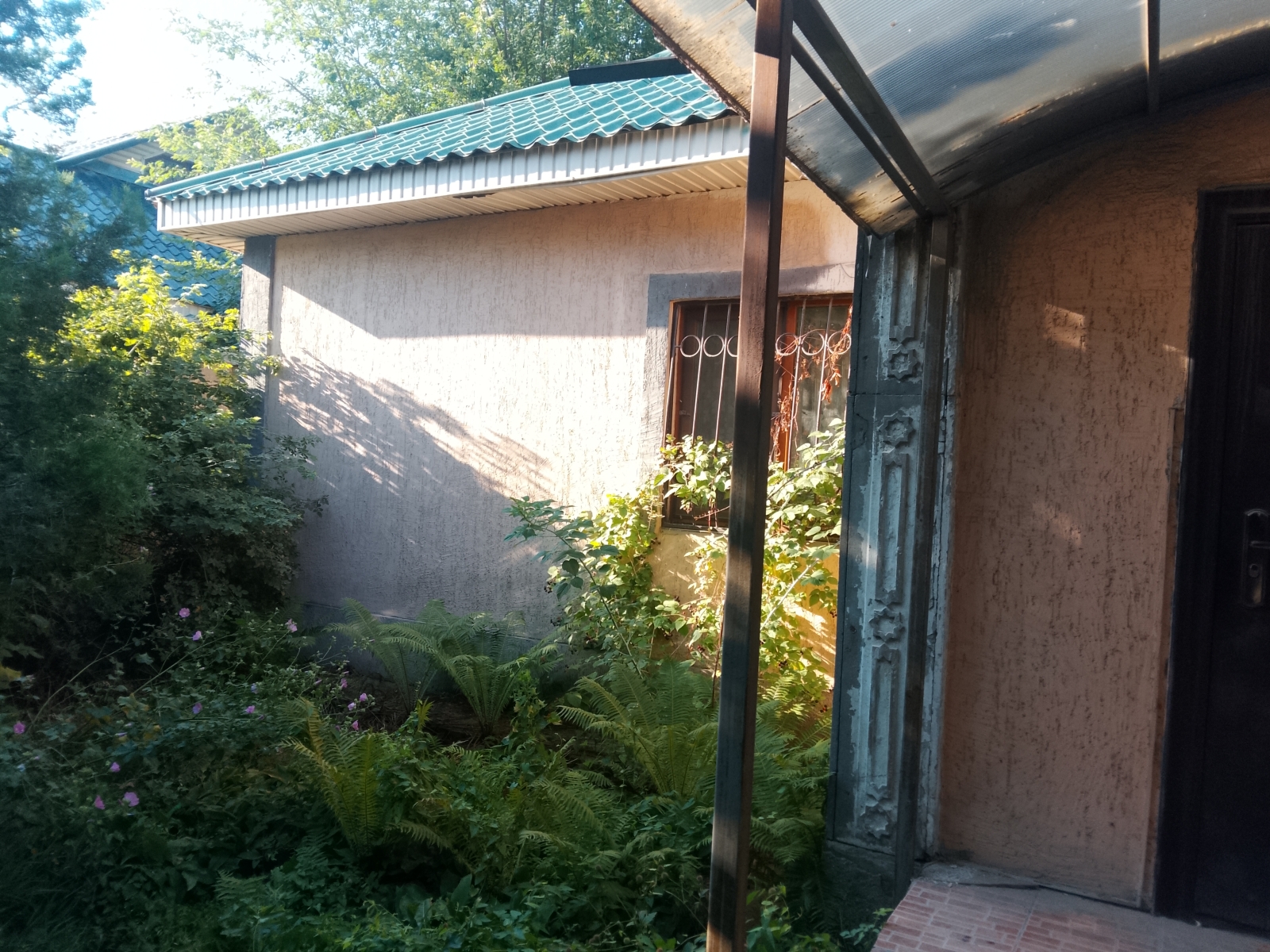 Comfy 3BR House with Garden in Gated Area in Almaty