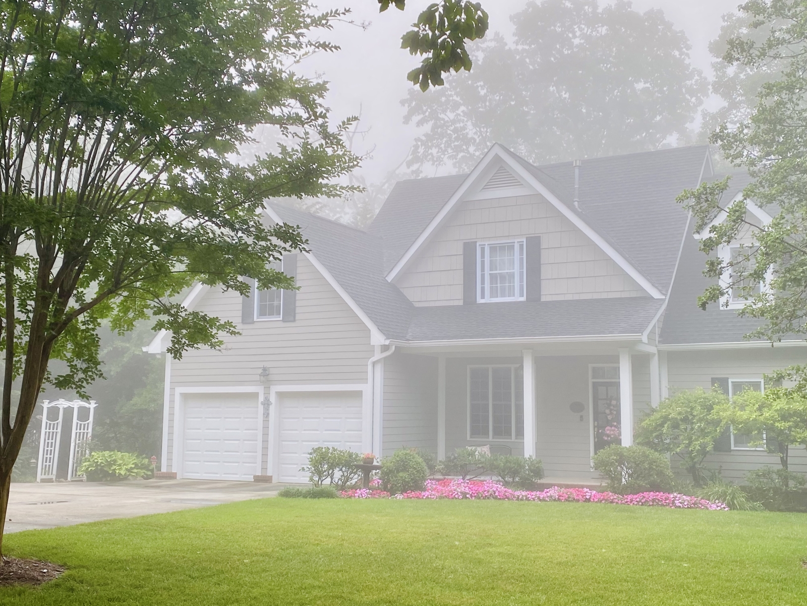 Classic U.S. home near trails and nature in a wonderful community, 10 min to Chattanooga