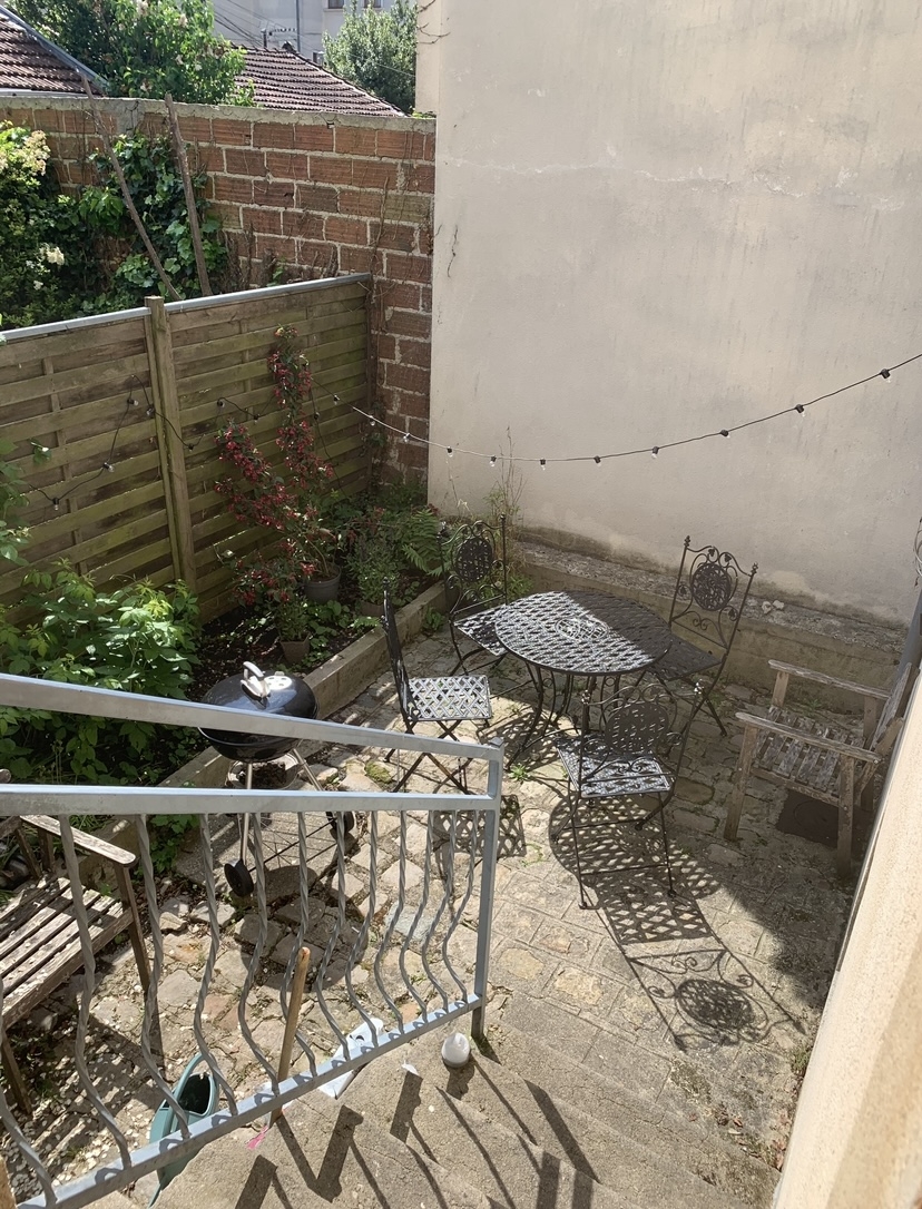 Quiet Home with Garden at the Gate of Paris