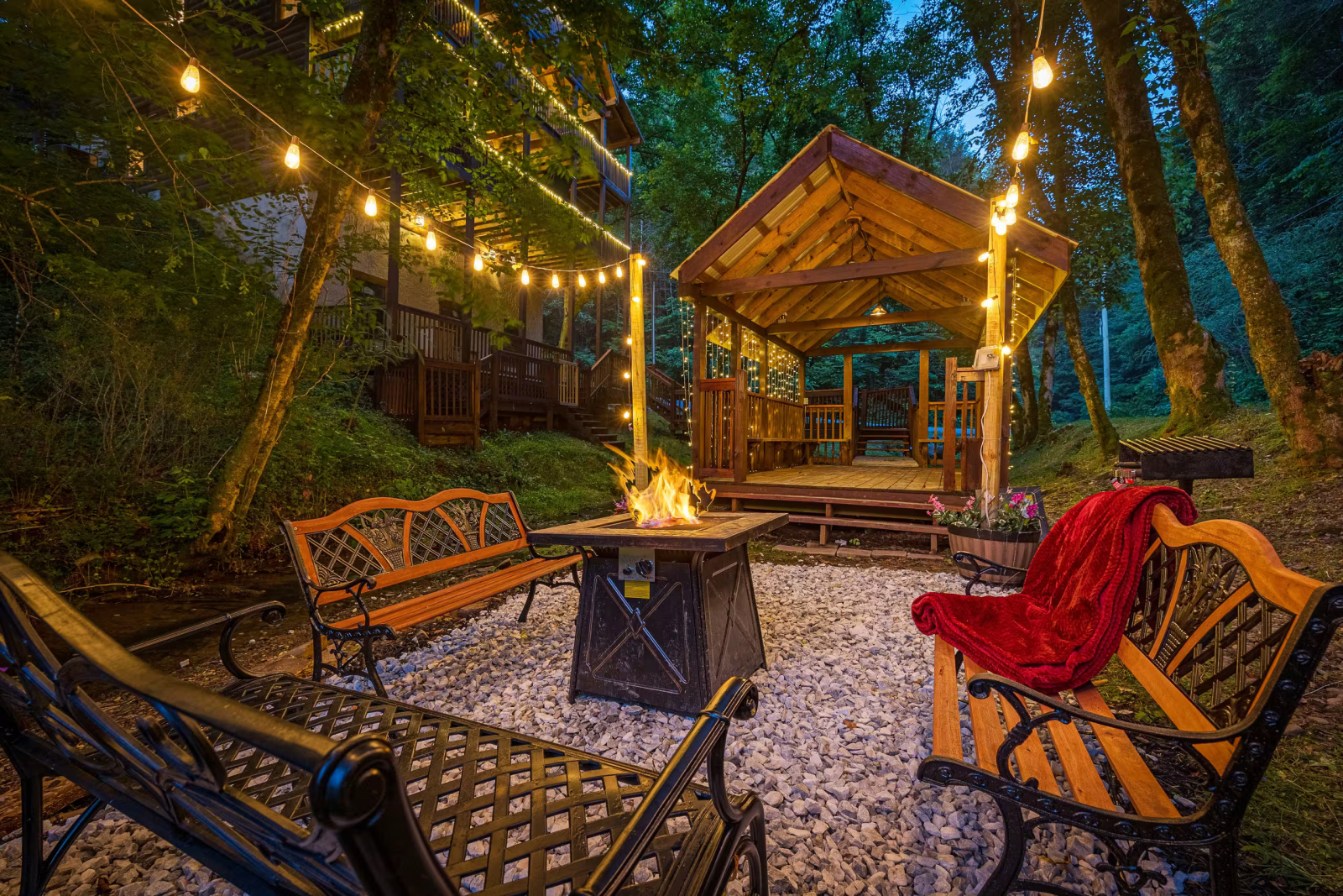 Cabaña privada Creek | Jacuzzi | Sala de Juegos | Cerca de Dollywood ⭐