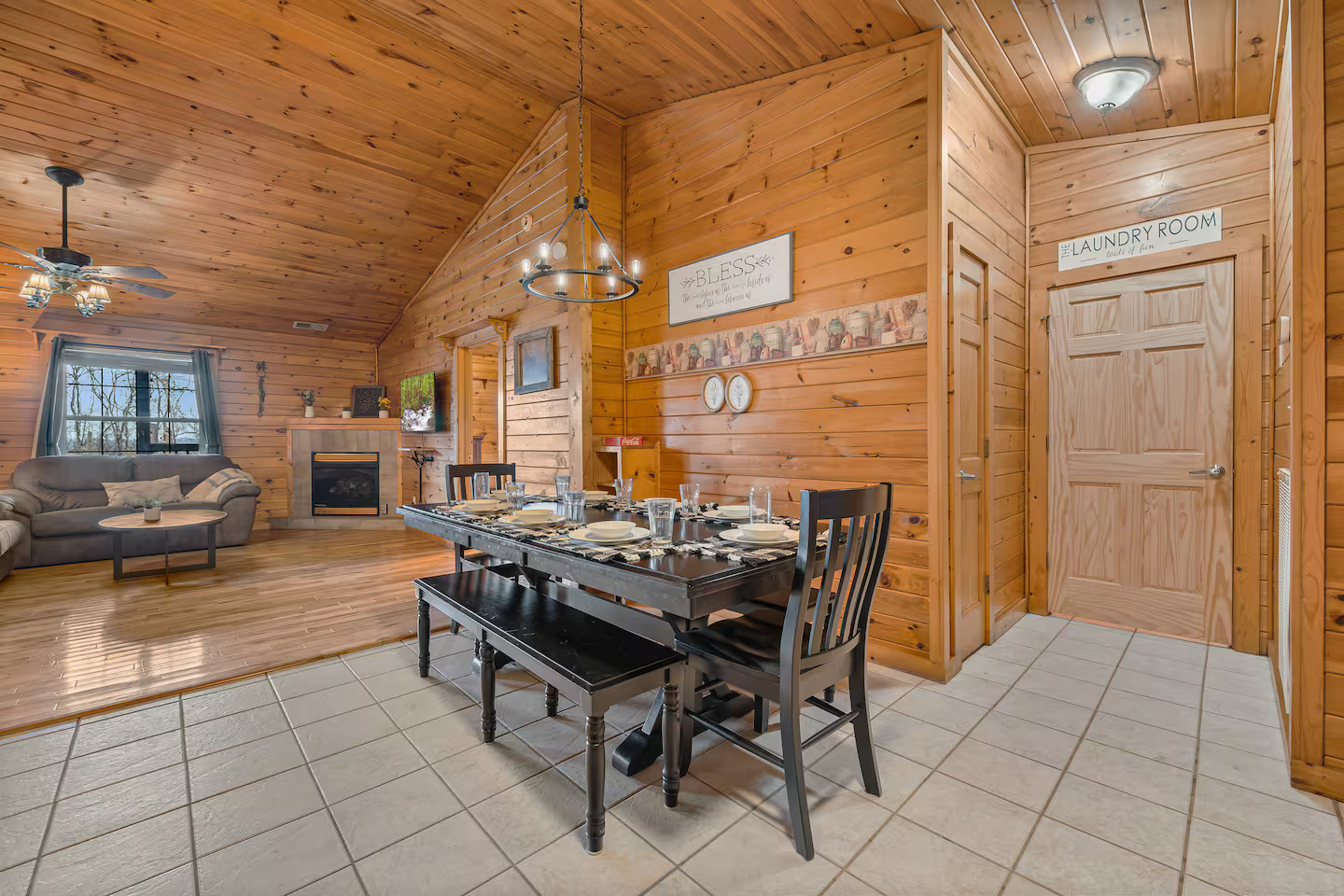 Hot Tub • Game Room • Dollywood • One Level • Views • Smoky Mountains ⭐