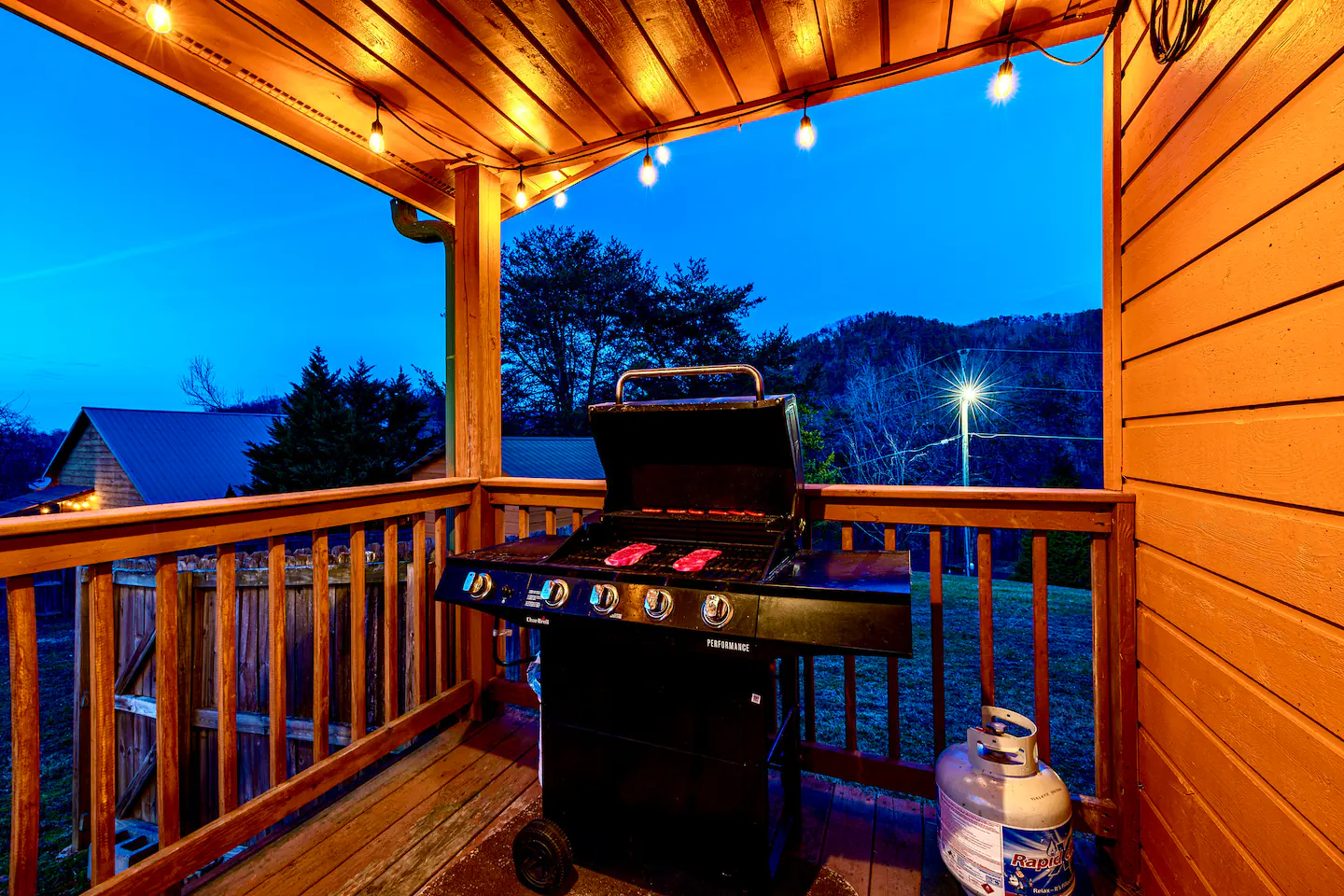 Hot Tub • Game Room • Dollywood • One Level • Views • Smoky Mountains ⭐
