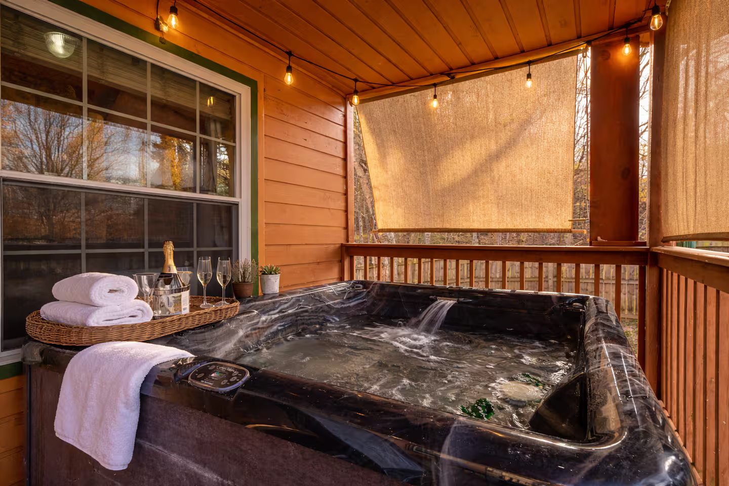 Hot Tub • Game Room • Dollywood • One Level • Views • Smoky Mountains ⭐