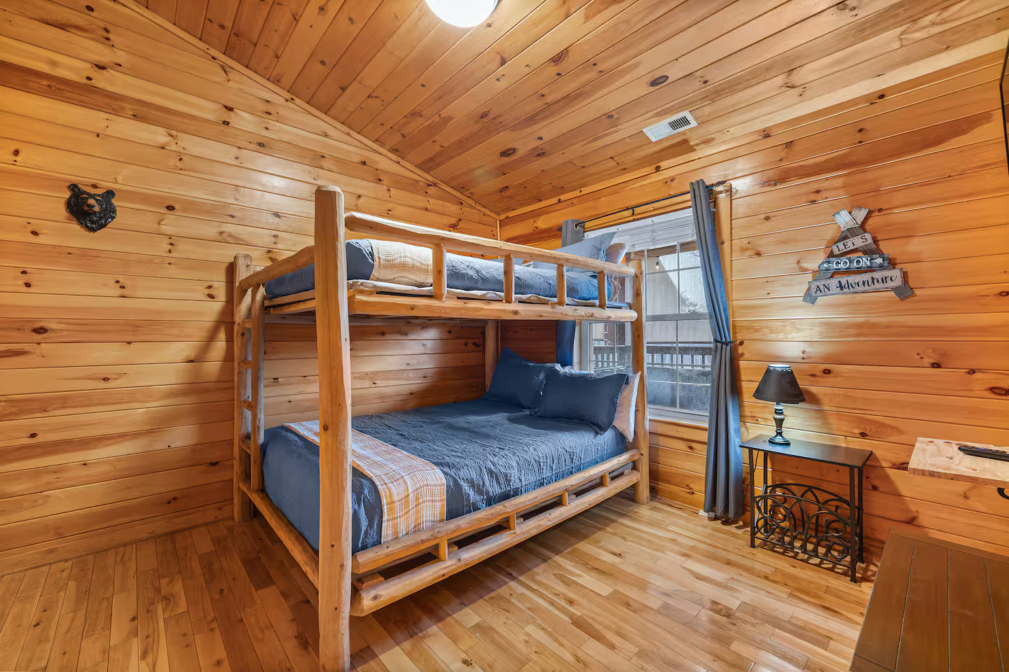 Hot Tub • Game Room • Dollywood • One Level • Views • Smoky Mountains ⭐