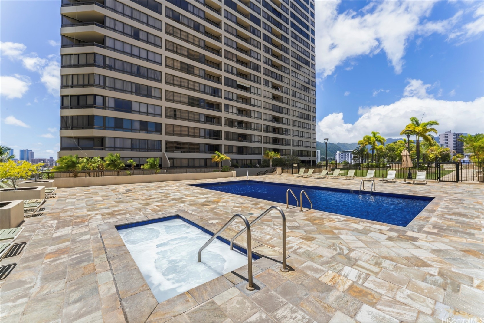 Hoog appartement met spectaculair uitzicht op Diamond Head