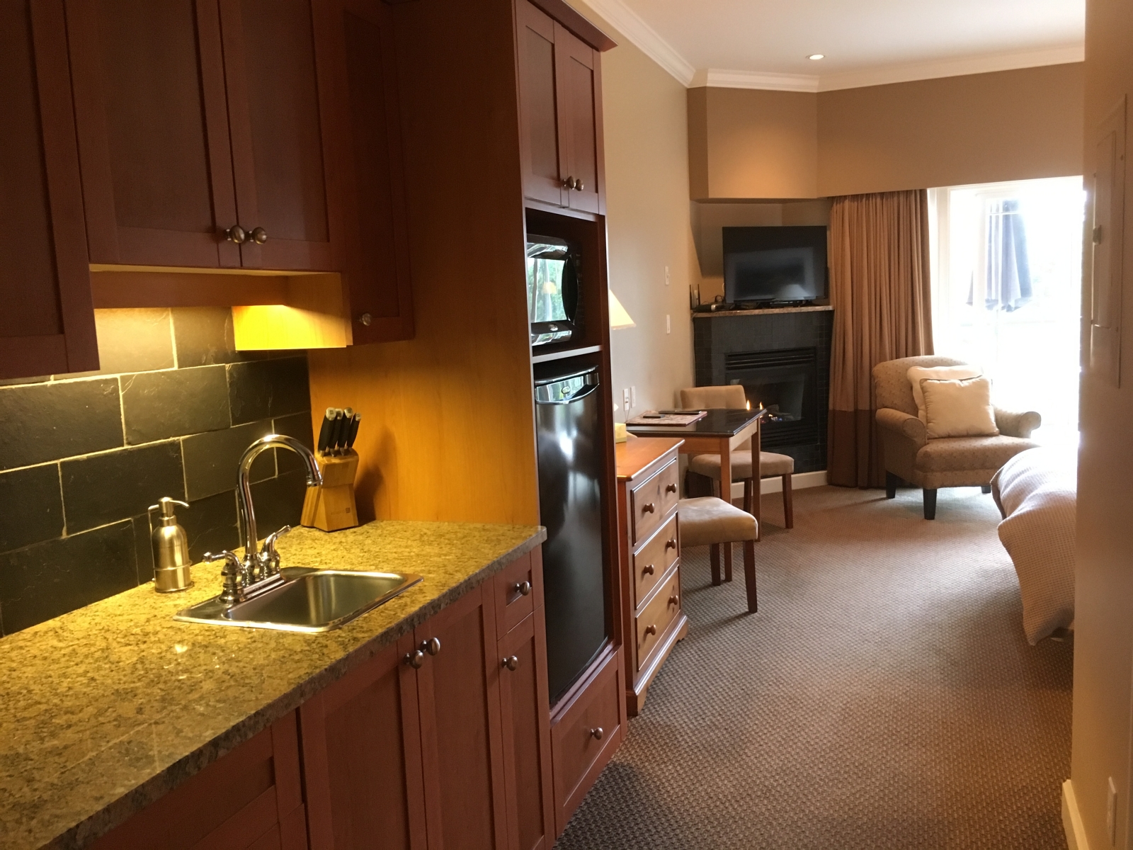 Miraloma Studio Penthouse Suite