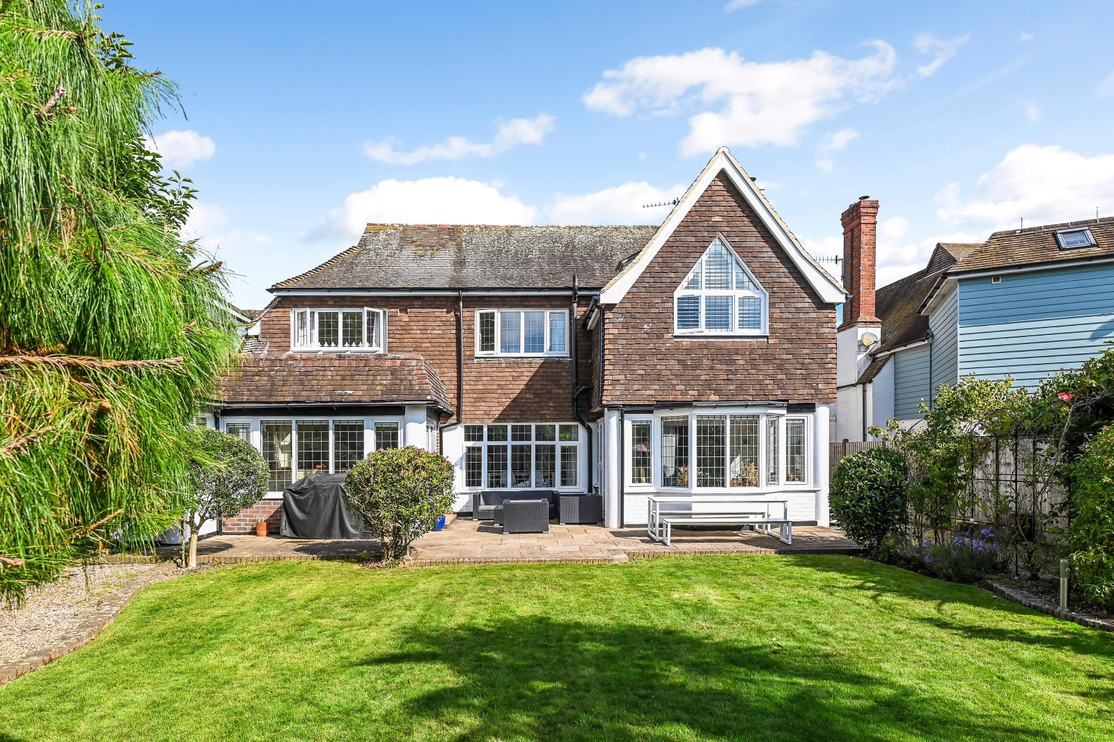 Prachtig karaktervol huis met 4/5 slaapkamers op een privéstrandlandgoed, West Sussex, handig voor Goodwood.