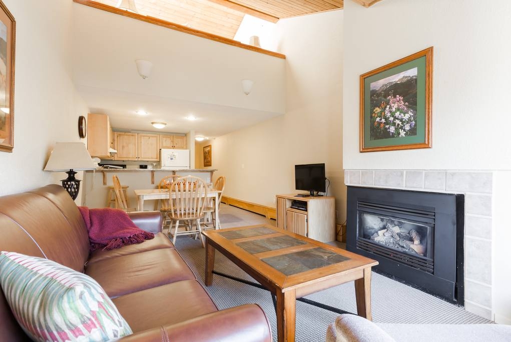 Apartamento na montanha da semana de Natal de Vail 51: 1 quarto, 2 quartos para dormir, 6 dormitórios. Caminhe até a Gôndola Um e a Vila!