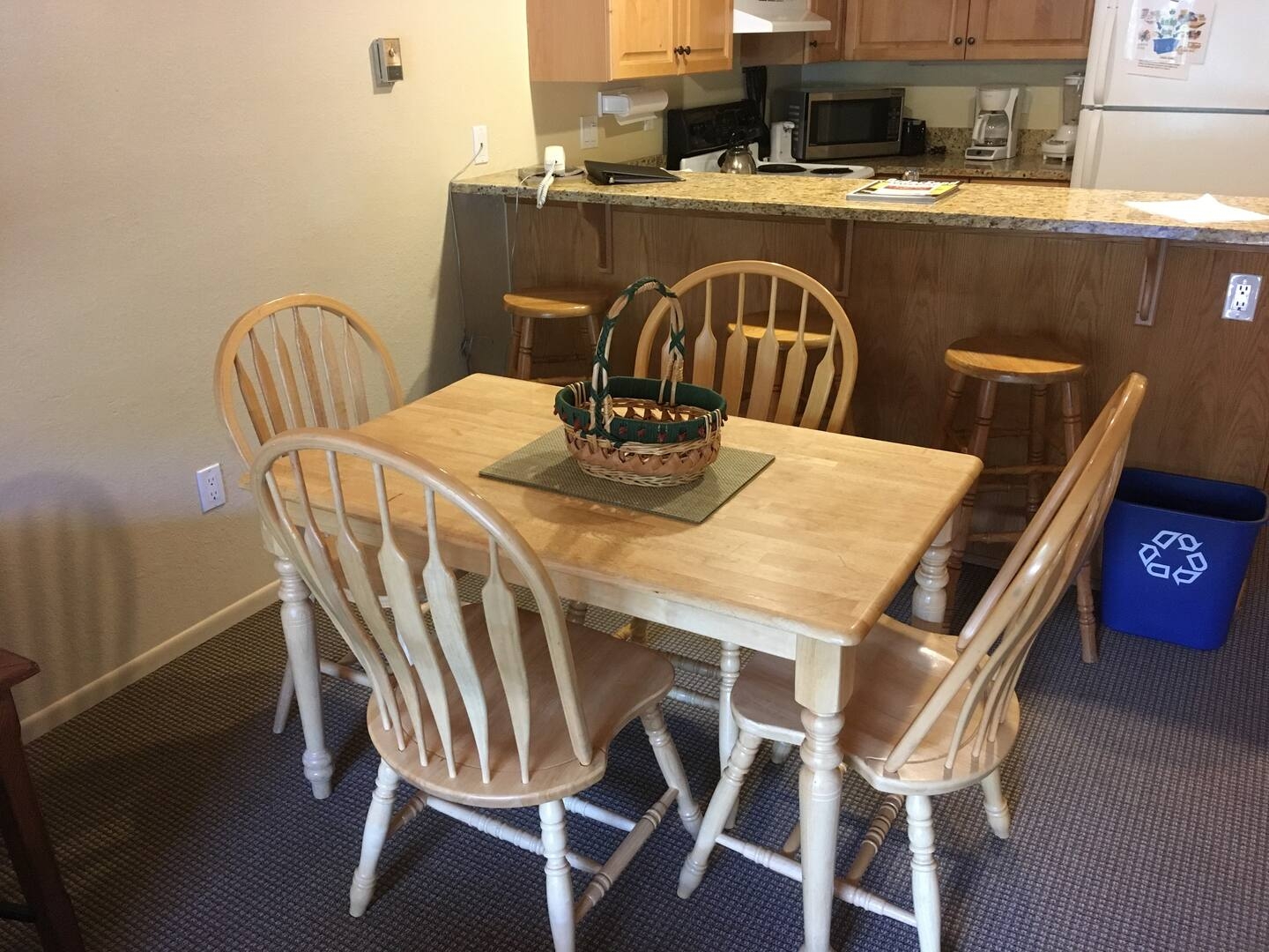 Apartamento na montanha da semana de Natal de Vail 51: 1 quarto, 2 quartos para dormir, 6 dormitórios. Caminhe até a Gôndola Um e a Vila!