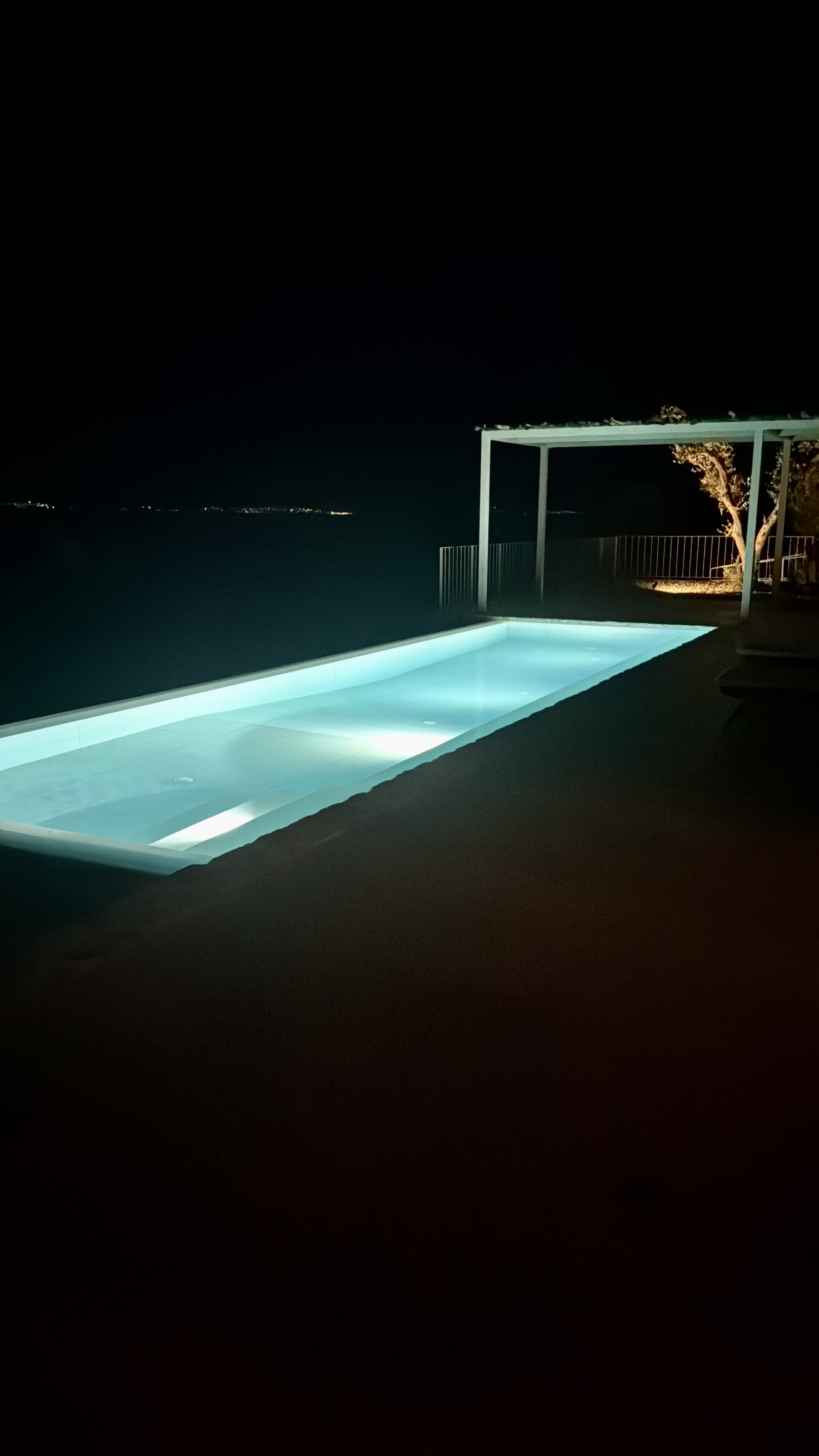 Waterfront Greek Villa with pool and private beach