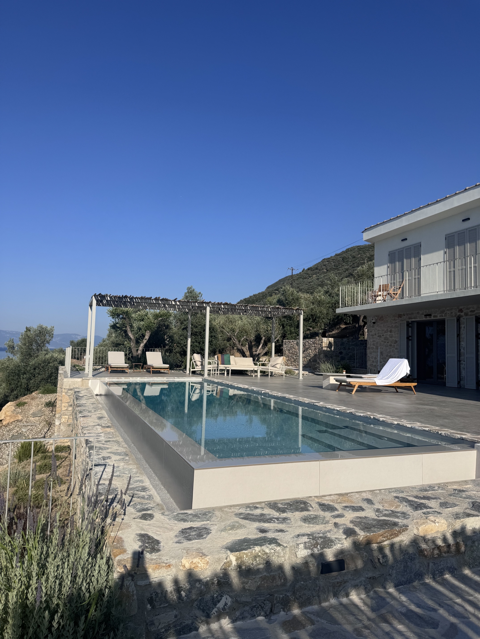 Waterfront Greek Villa with pool and private beach