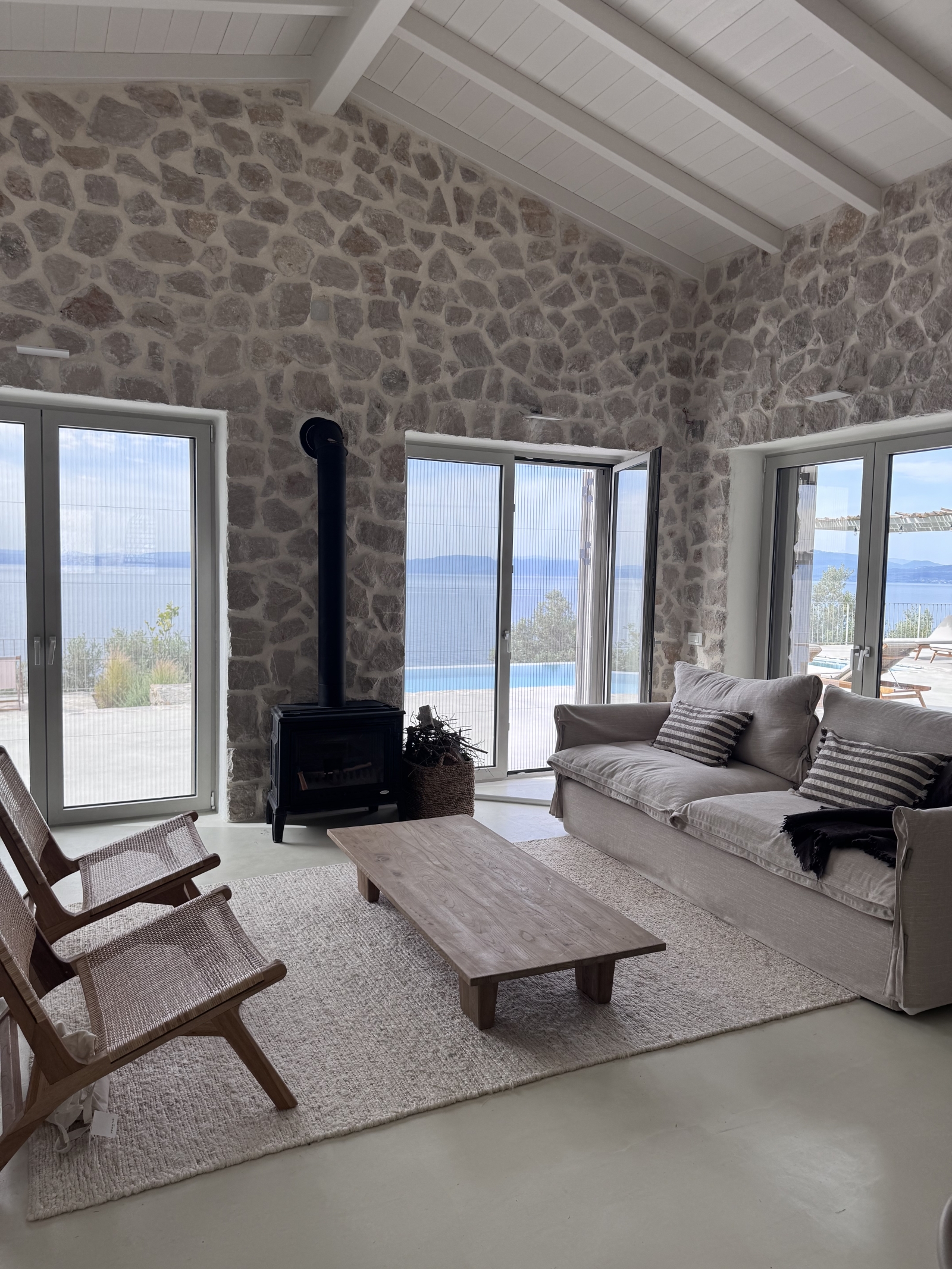 Waterfront Greek Villa with pool and private beach