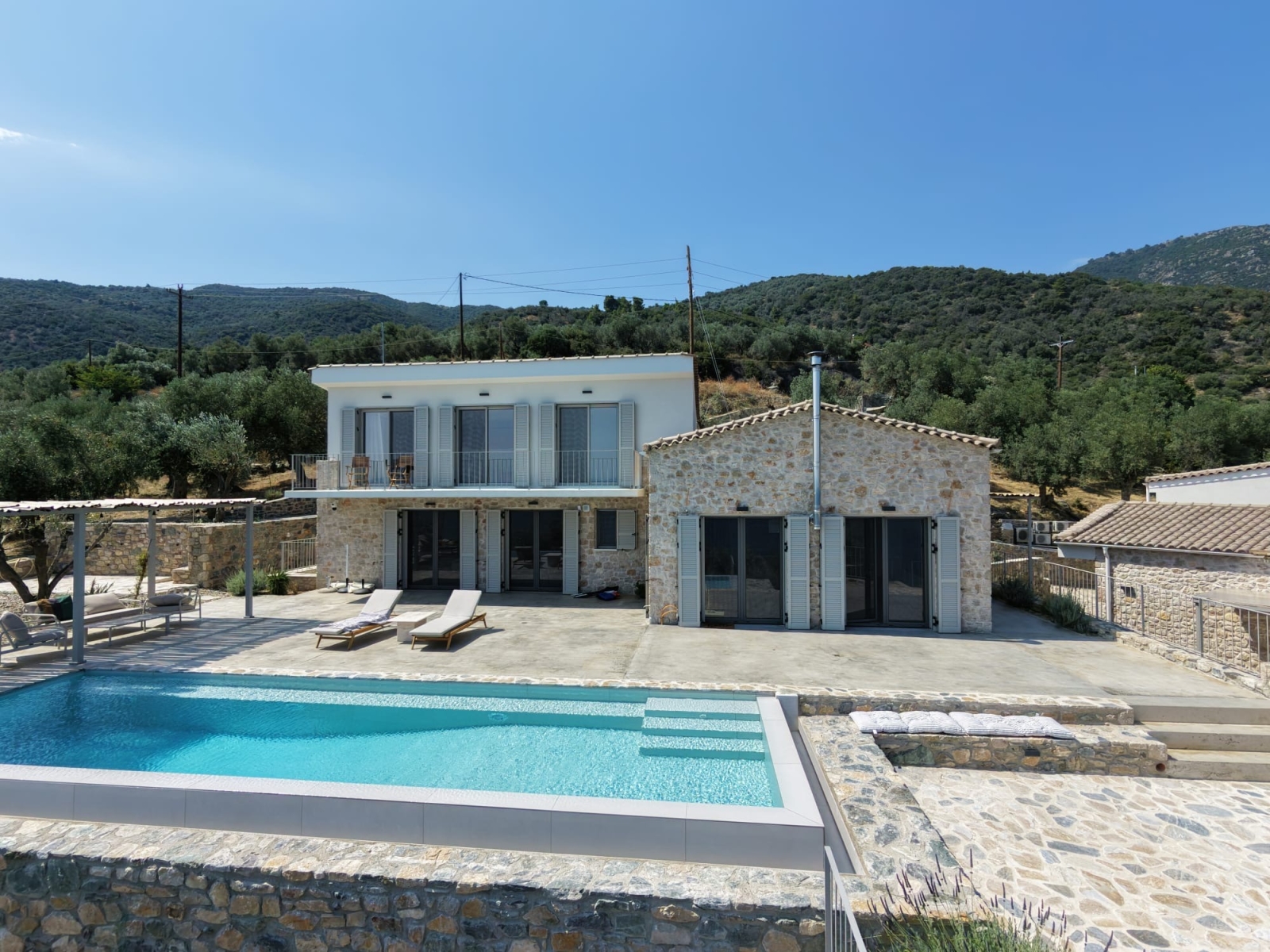 Waterfront Greek Villa with pool and private beach