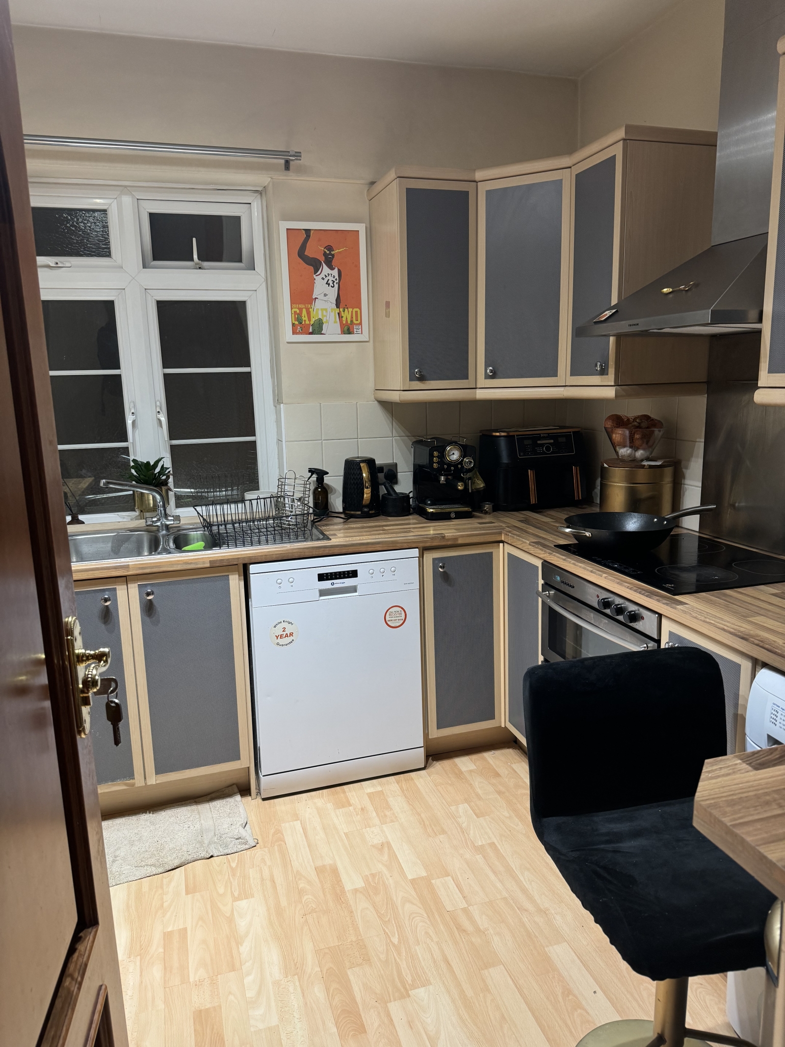 Centrally located Kensington apartment