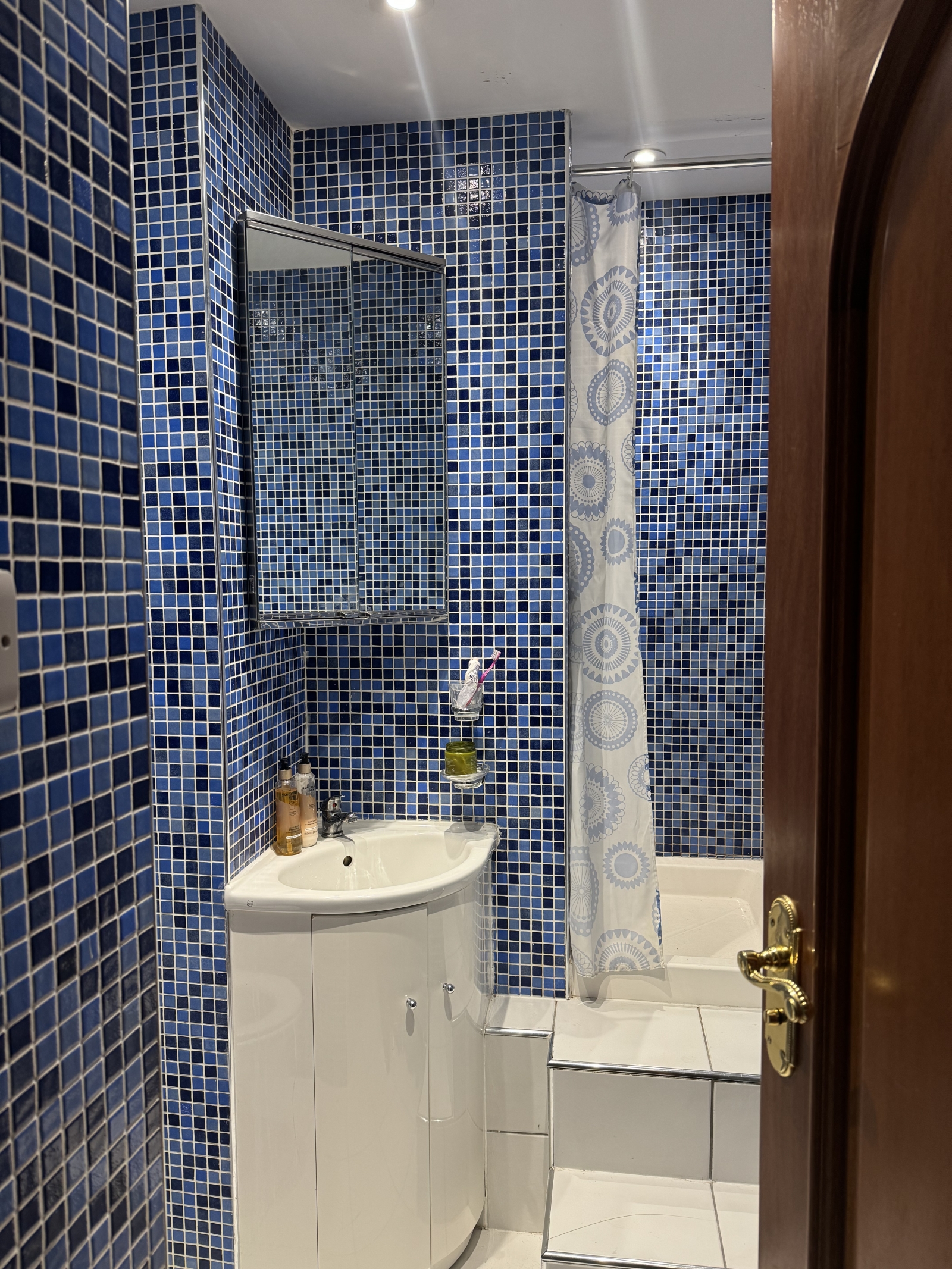 Centrally located Kensington apartment